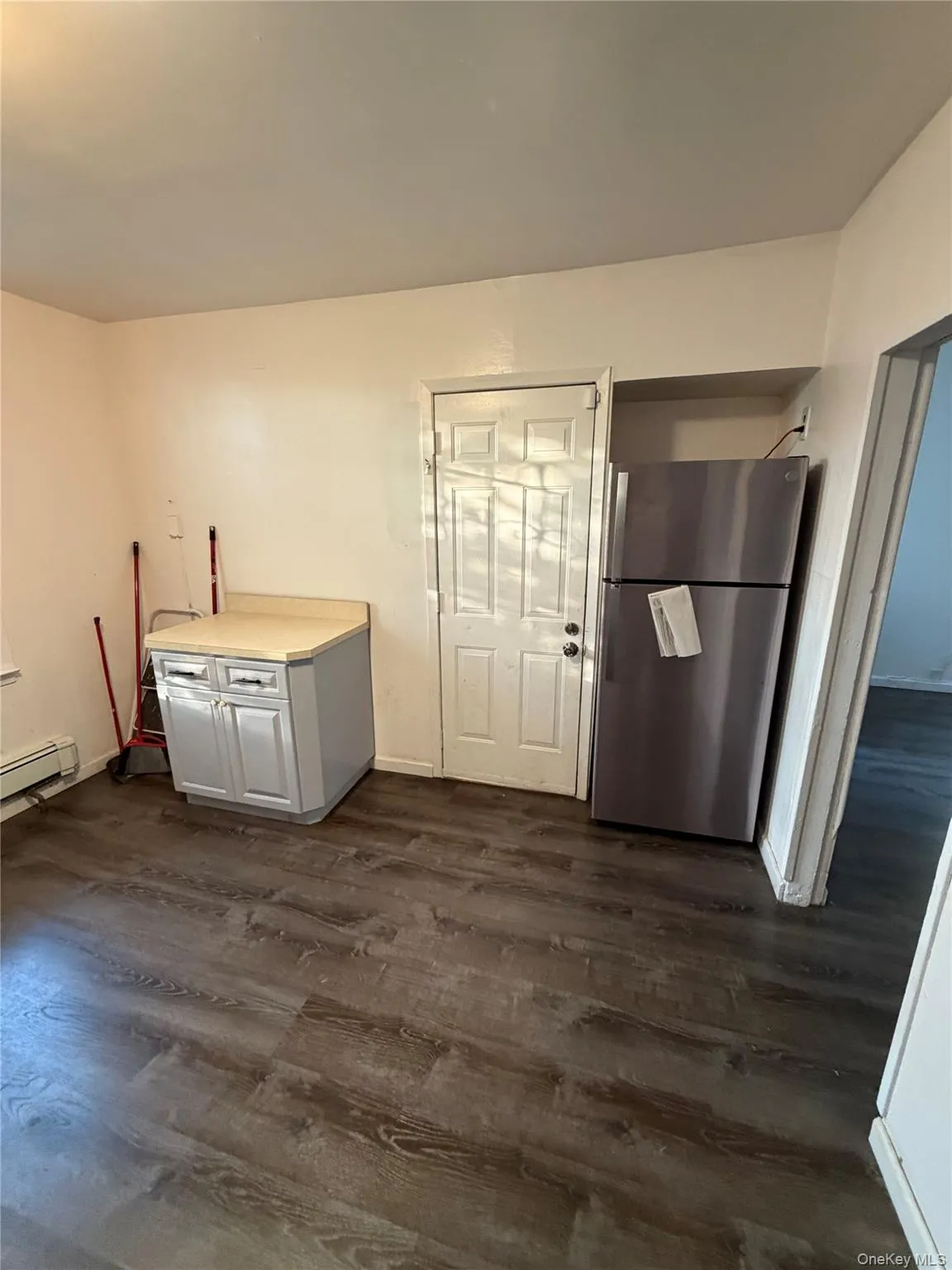 4529 Carpenter Avenue, New York, NY, 3 Bedrooms Bedrooms, 9 Rooms Rooms,1 BathroomBathrooms,Residential Lease,For Rent,Carpenter,0,1043099 4529 Carpenter Avenue, New York, NY, 3 Bedrooms Bedrooms, 9 Rooms Rooms,1 BathroomBathrooms,Residential Lease,For Rent,Carpenter,0,1043099