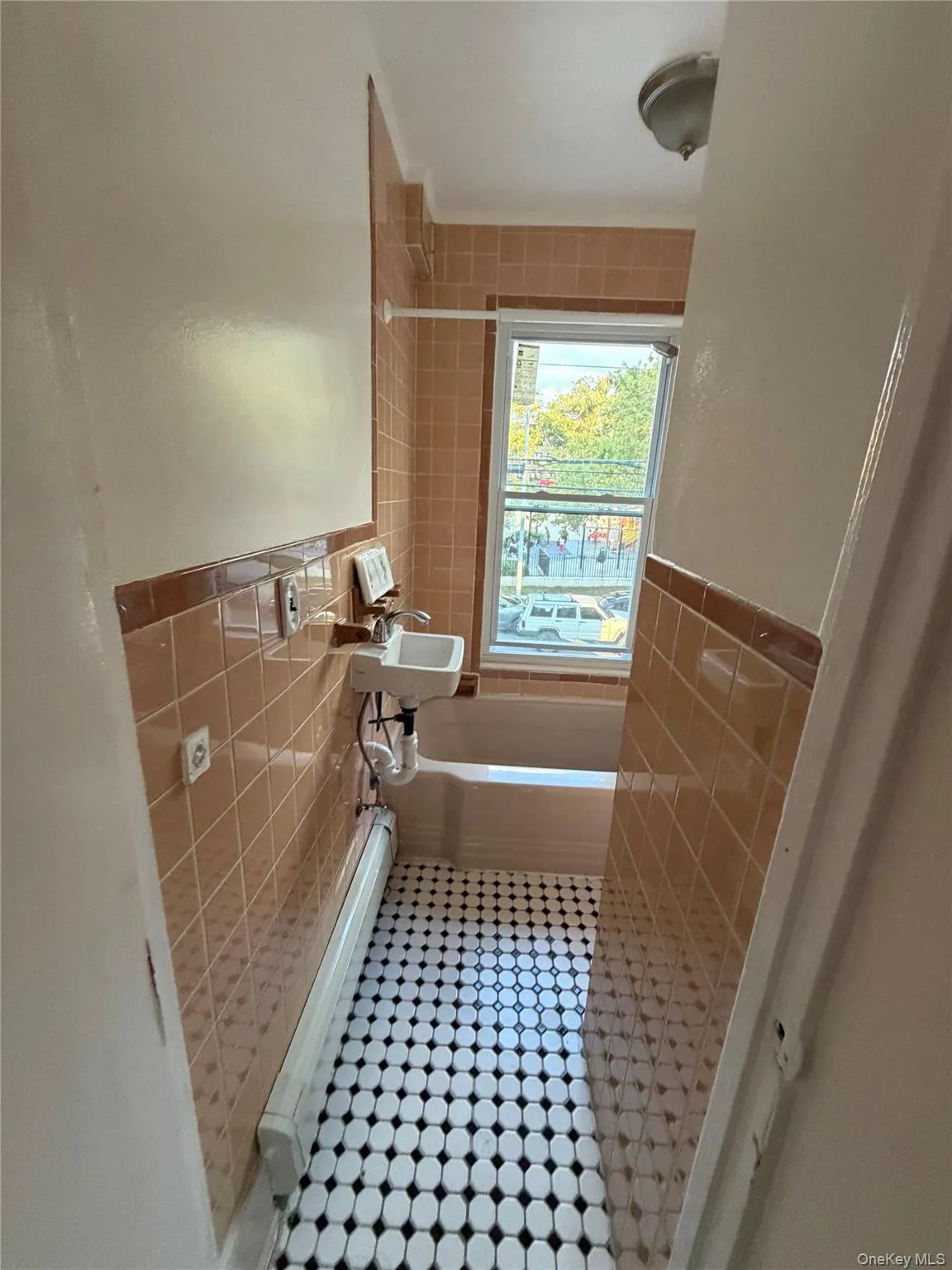 4529 Carpenter Avenue, New York, NY, 3 Bedrooms Bedrooms, 9 Rooms Rooms,1 BathroomBathrooms,Residential Lease,For Rent,Carpenter,0,1043099 4529 Carpenter Avenue, New York, NY, 3 Bedrooms Bedrooms, 9 Rooms Rooms,1 BathroomBathrooms,Residential Lease,For Rent,Carpenter,0,1043099