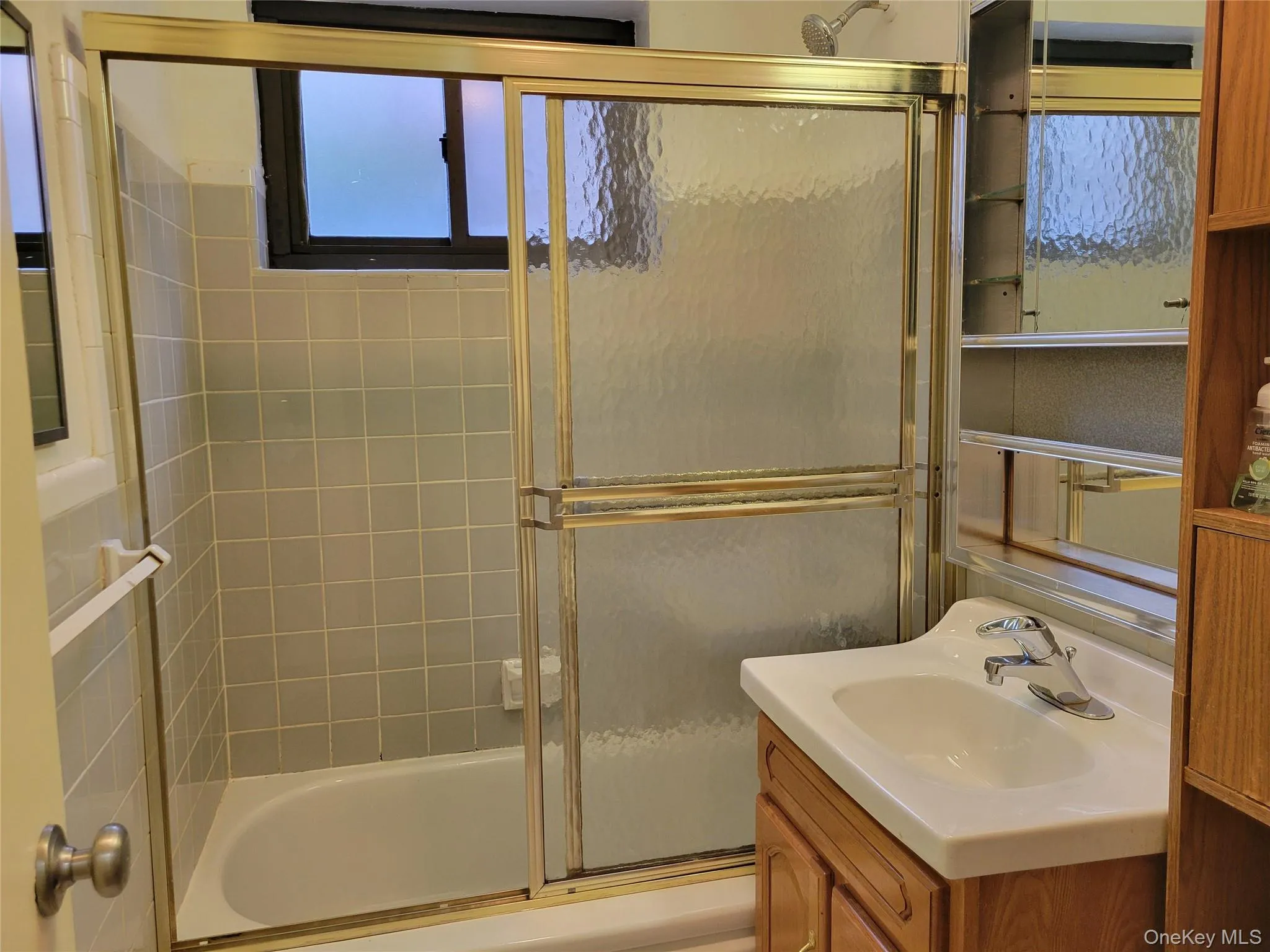 99-14 59th Avenue, New York, NY, 1 Bedroom Bedrooms, 4 Rooms Rooms,1 BathroomBathrooms,Residential,For Rent,59th,0,1043104 99-14 59th Avenue, New York, NY, 1 Bedroom Bedrooms, 4 Rooms Rooms,1 BathroomBathrooms,Residential,For Rent,59th,0,1043104