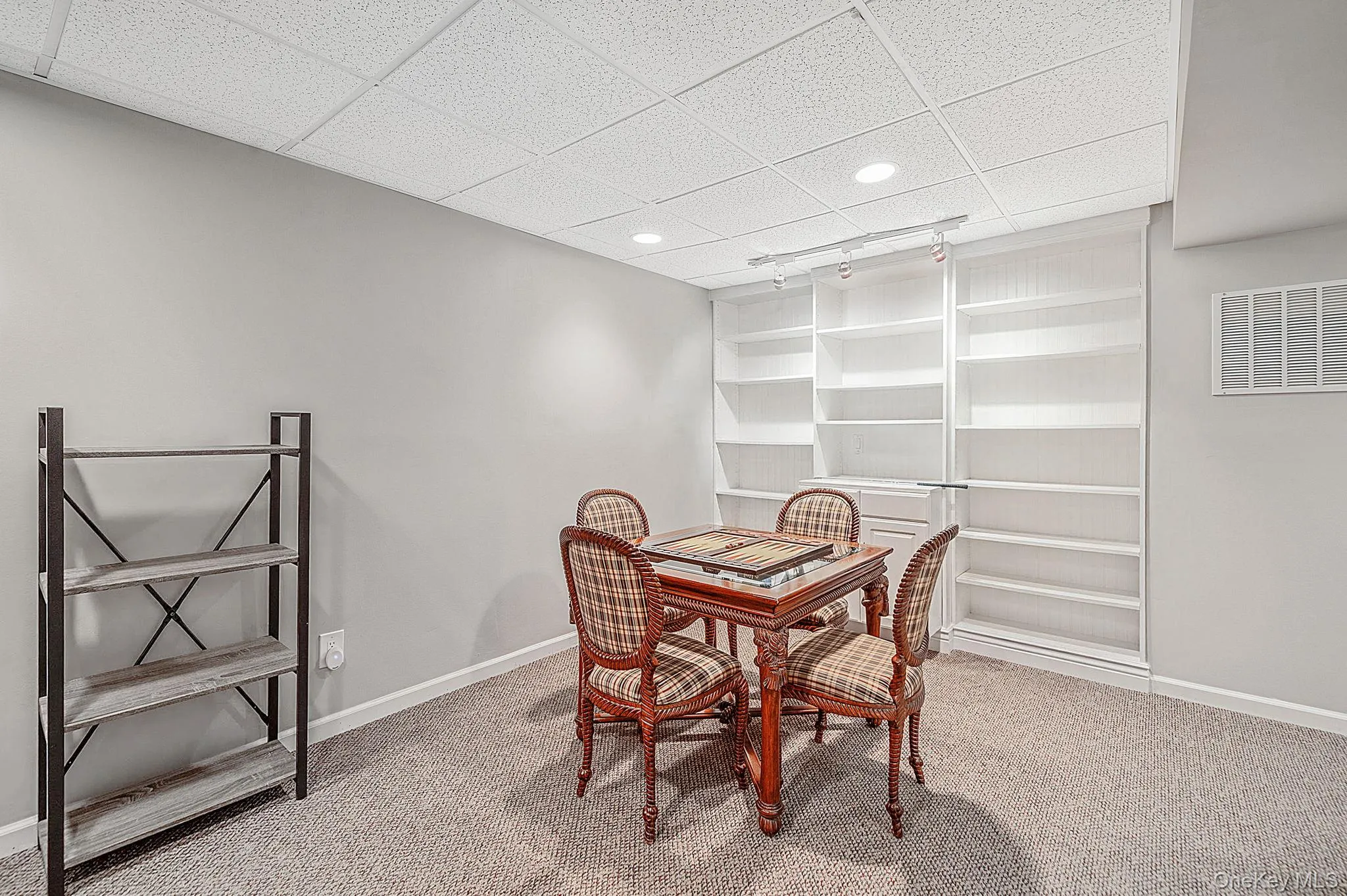 16 Jesse Way, Brookhaven, NY, 4 Bedrooms Bedrooms, 12 Rooms Rooms,2 BathroomsBathrooms,Residential,For Rent,Jesse,0,1043108 16 Jesse Way, Brookhaven, NY, 4 Bedrooms Bedrooms, 12 Rooms Rooms,2 BathroomsBathrooms,Residential,For Rent,Jesse,0,1043108