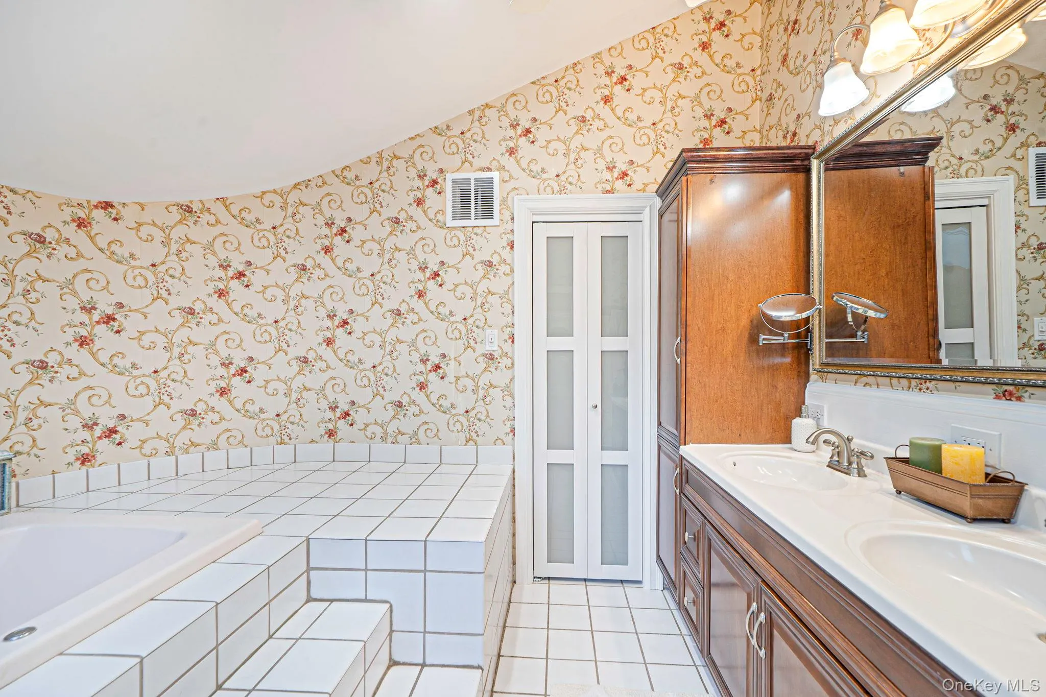 16 Jesse Way, Brookhaven, NY, 4 Bedrooms Bedrooms, 12 Rooms Rooms,2 BathroomsBathrooms,Residential,For Rent,Jesse,0,1043108 16 Jesse Way, Brookhaven, NY, 4 Bedrooms Bedrooms, 12 Rooms Rooms,2 BathroomsBathrooms,Residential,For Rent,Jesse,0,1043108