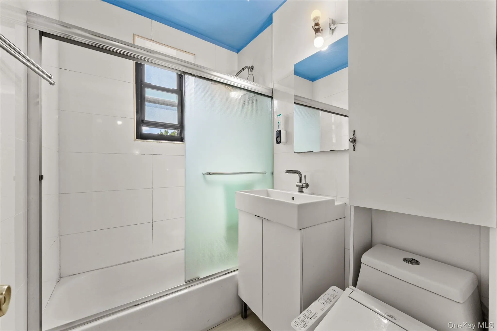 211-02 73rd Avenue, New York, NY, 2 Bedrooms Bedrooms, 5 Rooms Rooms,1 BathroomBathrooms,Residential,For Rent,73rd,0,1043109 211-02 73rd Avenue, New York, NY, 2 Bedrooms Bedrooms, 5 Rooms Rooms,1 BathroomBathrooms,Residential,For Rent,73rd,0,1043109