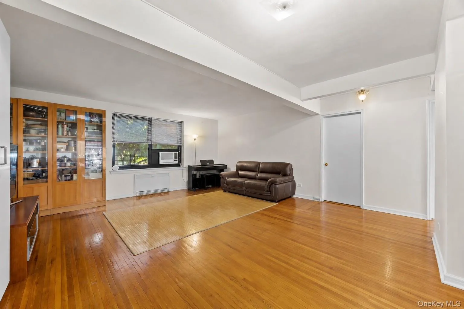 211-02 73rd Avenue, New York, NY, 2 Bedrooms Bedrooms, 5 Rooms Rooms,1 BathroomBathrooms,Residential,For Rent,73rd,0,1043109 211-02 73rd Avenue, New York, NY, 2 Bedrooms Bedrooms, 5 Rooms Rooms,1 BathroomBathrooms,Residential,For Rent,73rd,0,1043109
