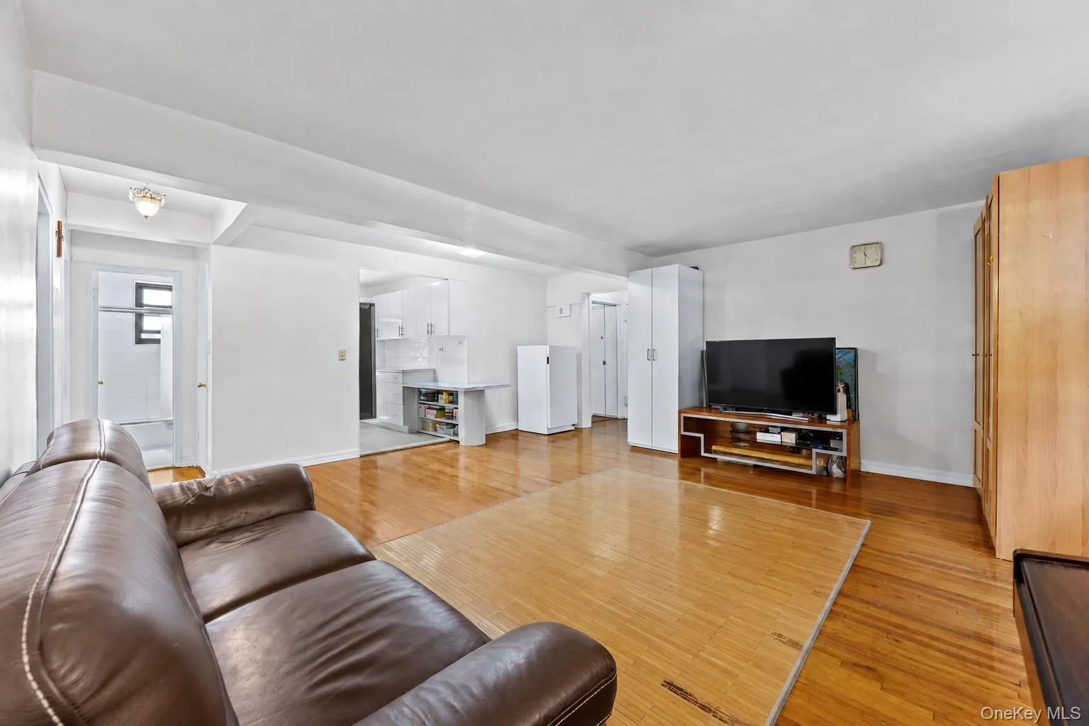 211-02 73rd Avenue, New York, NY, 2 Bedrooms Bedrooms, 5 Rooms Rooms,1 BathroomBathrooms,Residential,For Rent,73rd,0,1043109 211-02 73rd Avenue, New York, NY, 2 Bedrooms Bedrooms, 5 Rooms Rooms,1 BathroomBathrooms,Residential,For Rent,73rd,0,1043109