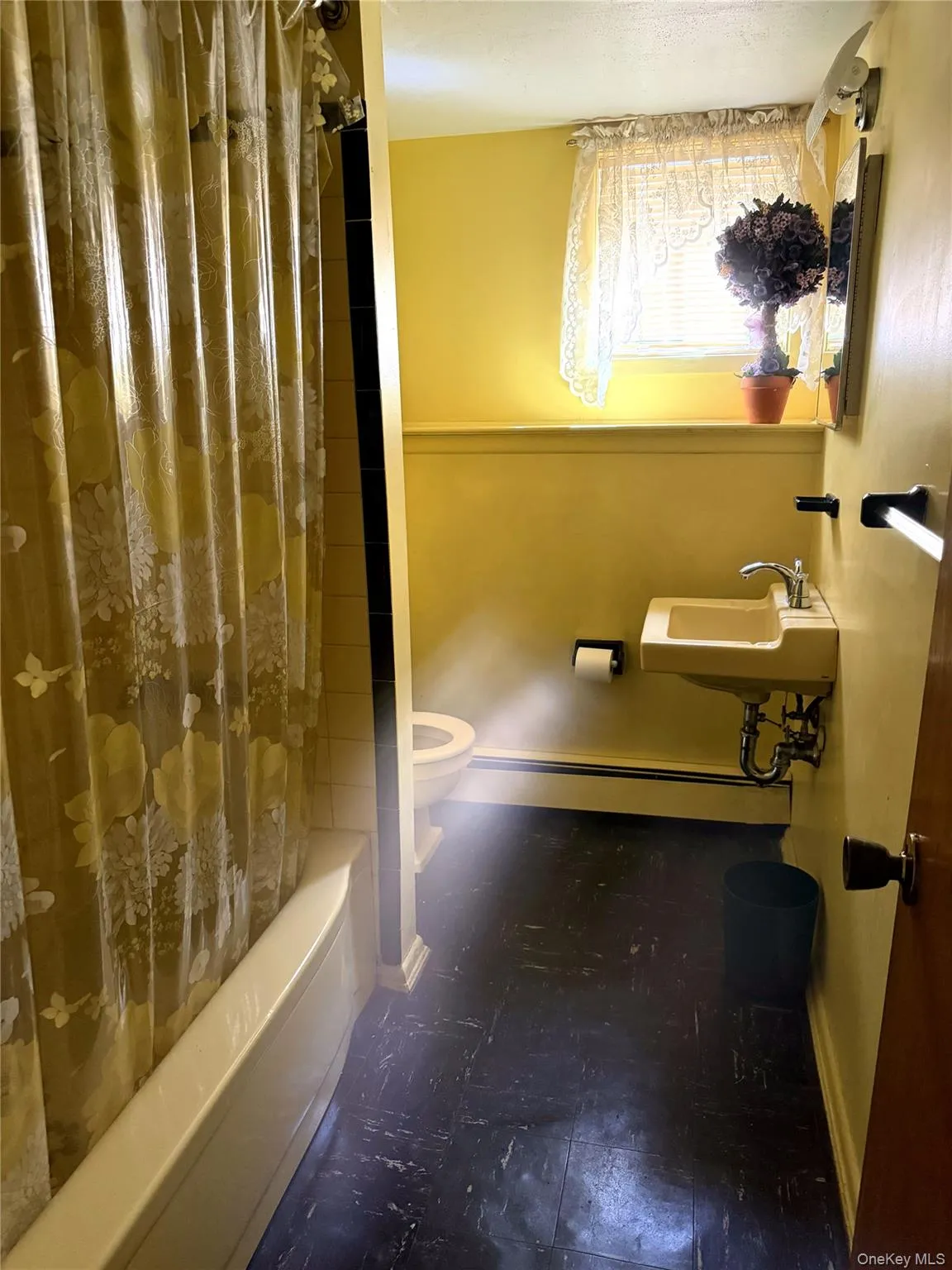 916 PARK Avenue, North Hempstead, NY, 3 Bedrooms Bedrooms, 6 Rooms Rooms,2 BathroomsBathrooms,Residential,For Rent,PARK,0,1043111 916 PARK Avenue, North Hempstead, NY, 3 Bedrooms Bedrooms, 6 Rooms Rooms,2 BathroomsBathrooms,Residential,For Rent,PARK,0,1043111