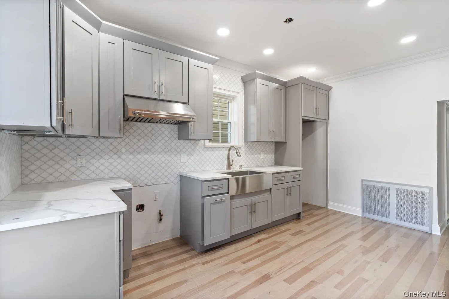 46 Elton Street, New York, NY, 1 Bedroom Bedrooms, 5 Room Rooms,1 BathroomBathrooms,Residential Lease,For Rent,Elton,0,1043117 46 Elton Street, New York, NY, 1 Bedroom Bedrooms, 5 Room Rooms,1 BathroomBathrooms,Residential Lease,For Rent,Elton,0,1043117