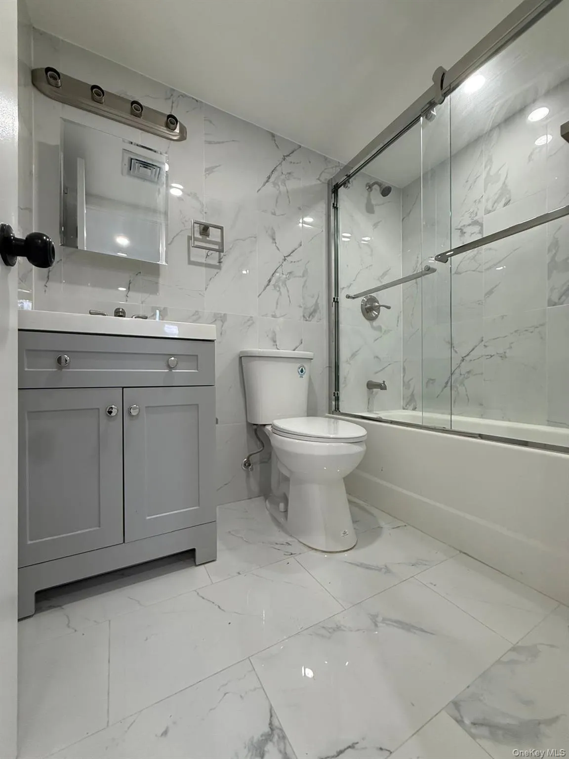 438 Von Elm Avenue, Hempstead, NY, 5 Bedrooms Bedrooms, 12 Rooms Rooms,4 BathroomsBathrooms,Residential,For Rent,Von Elm,0,1043118 438 Von Elm Avenue, Hempstead, NY, 5 Bedrooms Bedrooms, 12 Rooms Rooms,4 BathroomsBathrooms,Residential,For Rent,Von Elm,0,1043118