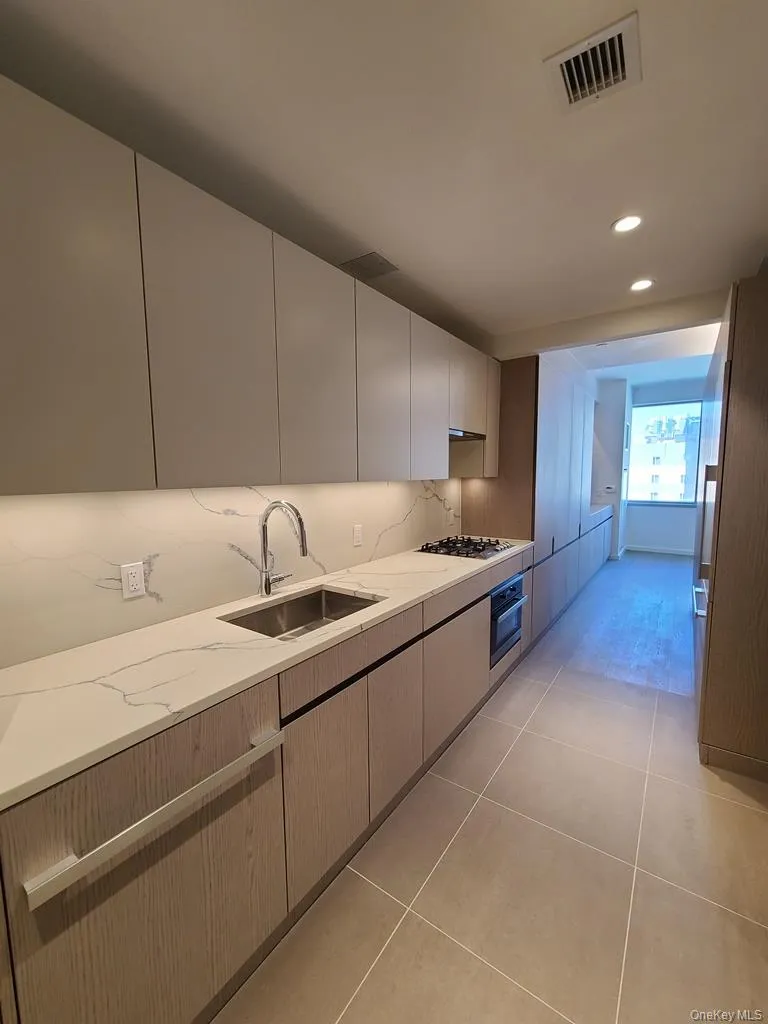 133-27 39th Avenue, New York, NY, 3 Room Rooms,1 BathroomBathrooms,Residential Lease,For Rent,39th,0,1043119 133-27 39th Avenue, New York, NY, 3 Room Rooms,1 BathroomBathrooms,Residential Lease,For Rent,39th,0,1043119
