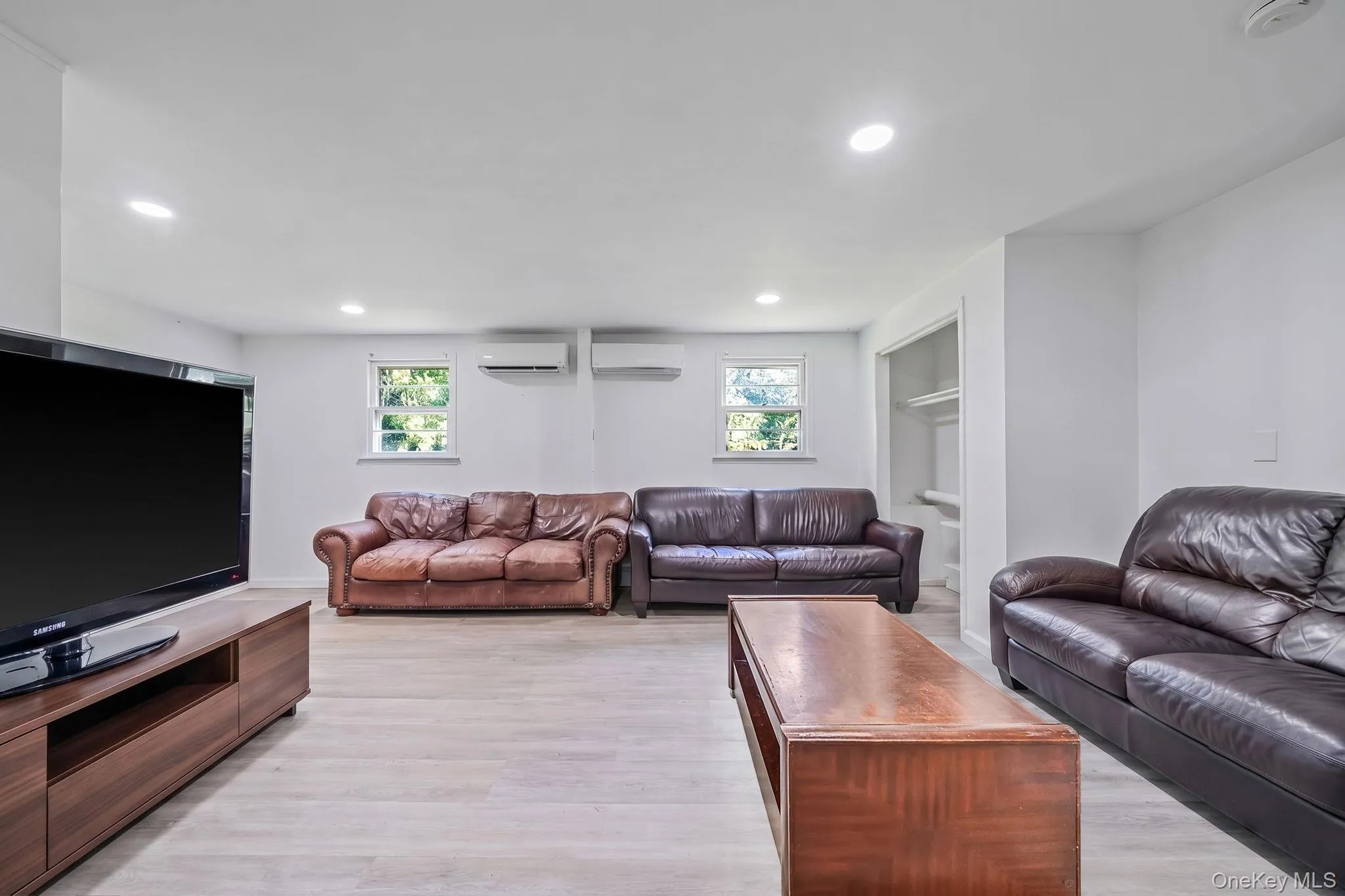 136 Woodhull Road, Huntington, NY, 5 Bedrooms Bedrooms, 12 Rooms Rooms,3 BathroomsBathrooms,Residential,For Rent,Woodhull,0,1043127 136 Woodhull Road, Huntington, NY, 5 Bedrooms Bedrooms, 12 Rooms Rooms,3 BathroomsBathrooms,Residential,For Rent,Woodhull,0,1043127