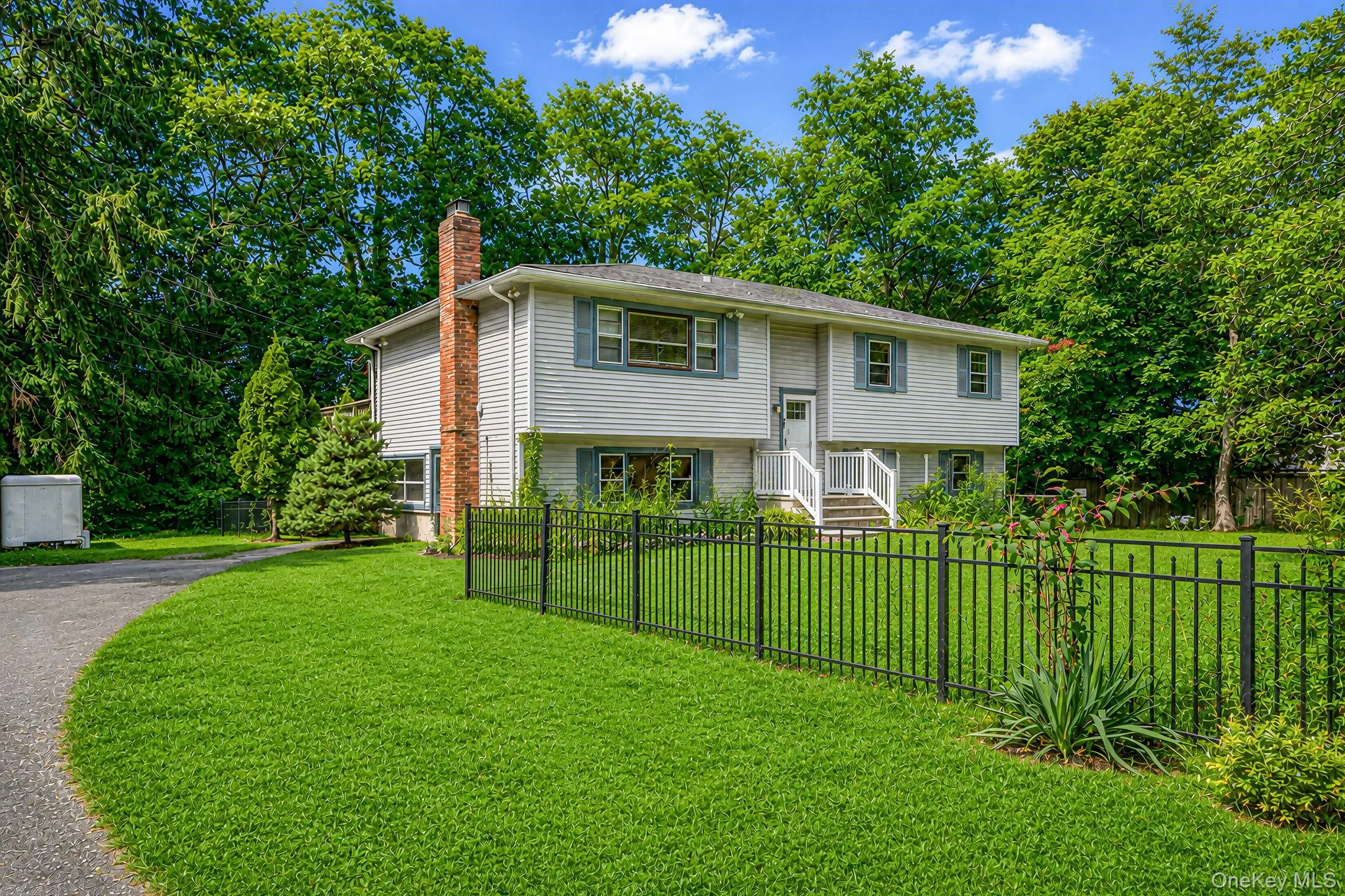136 Woodhull Road, Huntington, NY, 5 Bedrooms Bedrooms, 12 Rooms Rooms,3 BathroomsBathrooms,Residential,For Rent,Woodhull,0,1043127 136 Woodhull Road, Huntington, NY, 5 Bedrooms Bedrooms, 12 Rooms Rooms,3 BathroomsBathrooms,Residential,For Rent,Woodhull,0,1043127