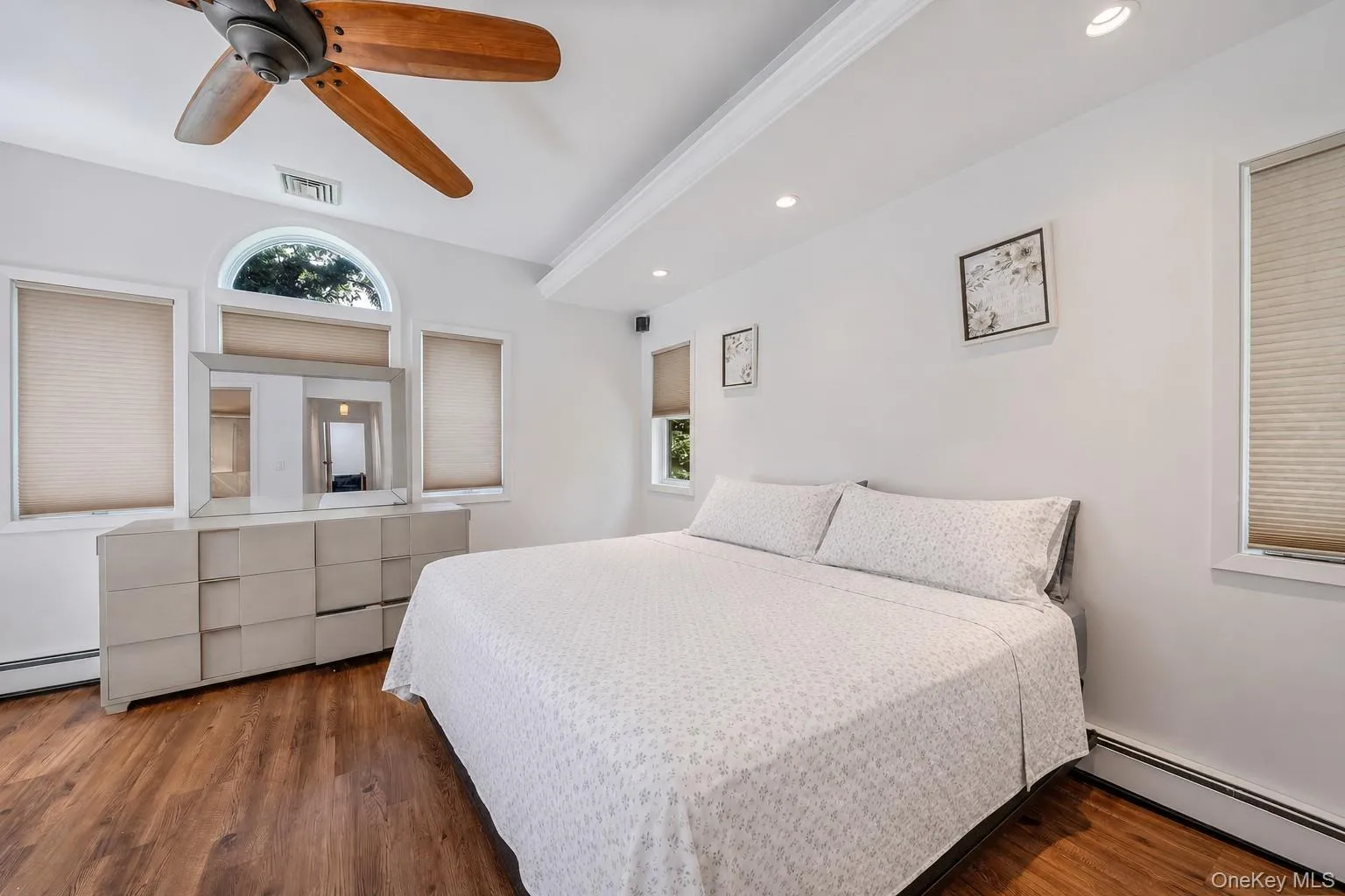 136 Woodhull Road, Huntington, NY, 5 Bedrooms Bedrooms, 12 Rooms Rooms,3 BathroomsBathrooms,Residential,For Rent,Woodhull,0,1043127 136 Woodhull Road, Huntington, NY, 5 Bedrooms Bedrooms, 12 Rooms Rooms,3 BathroomsBathrooms,Residential,For Rent,Woodhull,0,1043127