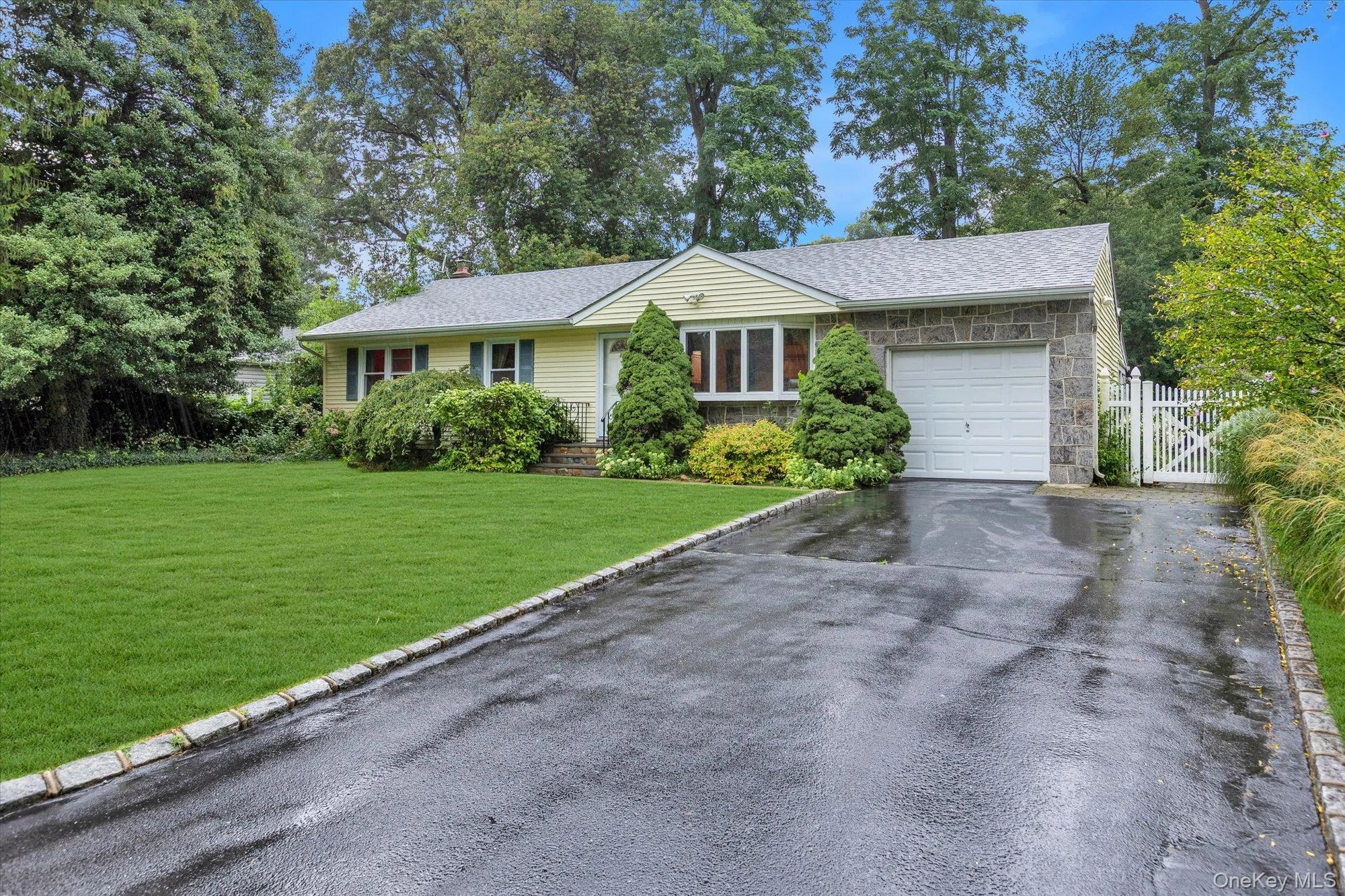 89 25th Street, Huntington, NY, 3 Bedrooms Bedrooms, 7 Rooms Rooms,2 BathroomsBathrooms,Residential,For Rent,25th,0,1043136 89 25th Street, Huntington, NY, 3 Bedrooms Bedrooms, 7 Rooms Rooms,2 BathroomsBathrooms,Residential,For Rent,25th,0,1043136