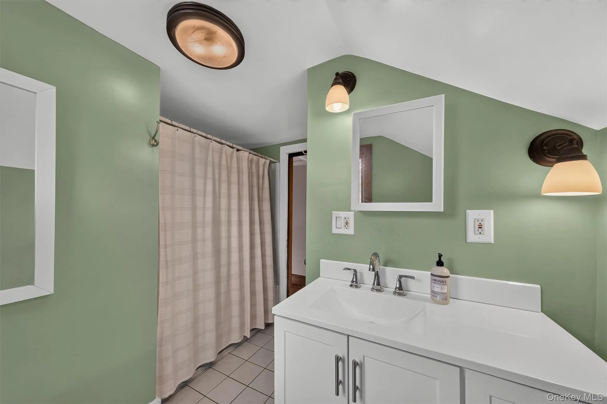 71 North Road, Lloyd, NY, 3 Bedrooms Bedrooms, 7 Rooms Rooms,1 BathroomBathrooms,Residential,For Rent,North,0,1043137 71 North Road, Lloyd, NY, 3 Bedrooms Bedrooms, 7 Rooms Rooms,1 BathroomBathrooms,Residential,For Rent,North,0,1043137