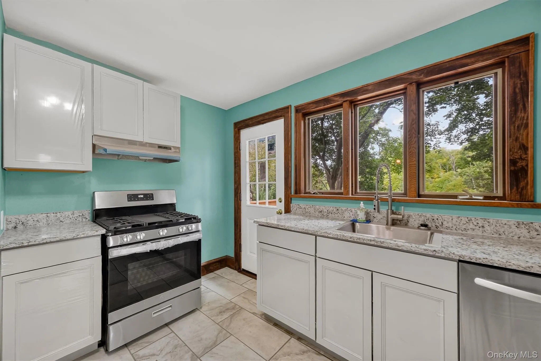 71 North Road, Lloyd, NY, 3 Bedrooms Bedrooms, 7 Rooms Rooms,1 BathroomBathrooms,Residential,For Rent,North,0,1043137 71 North Road, Lloyd, NY, 3 Bedrooms Bedrooms, 7 Rooms Rooms,1 BathroomBathrooms,Residential,For Rent,North,0,1043137