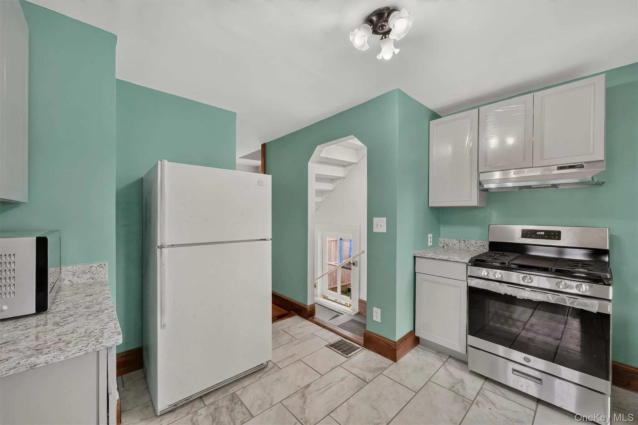 71 North Road, Lloyd, NY, 3 Bedrooms Bedrooms, 7 Rooms Rooms,1 BathroomBathrooms,Residential,For Rent,North,0,1043137 71 North Road, Lloyd, NY, 3 Bedrooms Bedrooms, 7 Rooms Rooms,1 BathroomBathrooms,Residential,For Rent,North,0,1043137