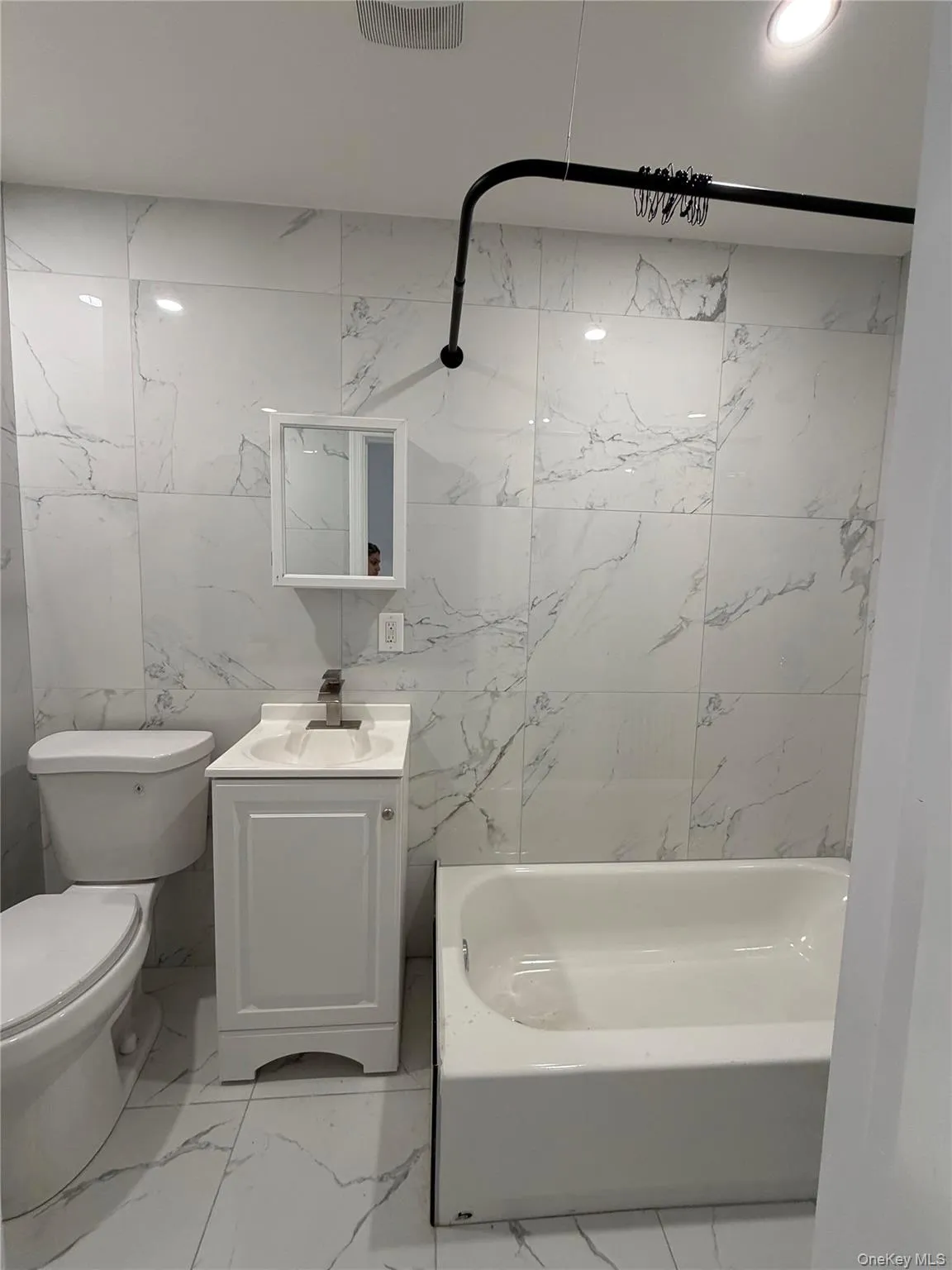 66 Weldon Street, New York, NY, 2 Bedroom Bedrooms, 5 Room Rooms,1 BathroomBathrooms,Residential Lease,For Rent,Weldon,0,1043138 66 Weldon Street, New York, NY, 2 Bedroom Bedrooms, 5 Room Rooms,1 BathroomBathrooms,Residential Lease,For Rent,Weldon,0,1043138