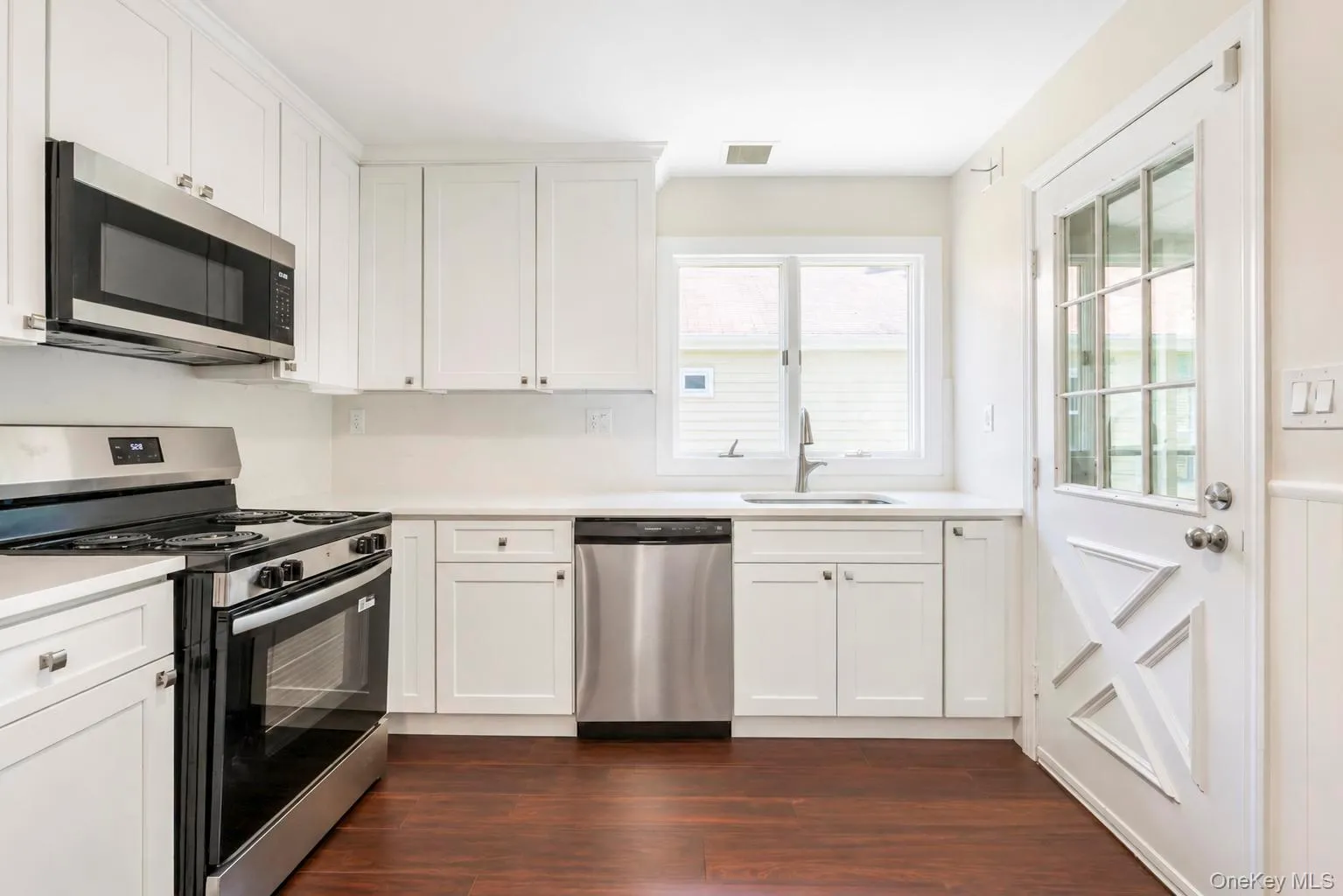 232 Belfast Lane, Brookhaven, NY, 2 Bedrooms Bedrooms, 5 Rooms Rooms,2 BathroomsBathrooms,Residential,For Rent,Belfast,0,1043139 232 Belfast Lane, Brookhaven, NY, 2 Bedrooms Bedrooms, 5 Rooms Rooms,2 BathroomsBathrooms,Residential,For Rent,Belfast,0,1043139