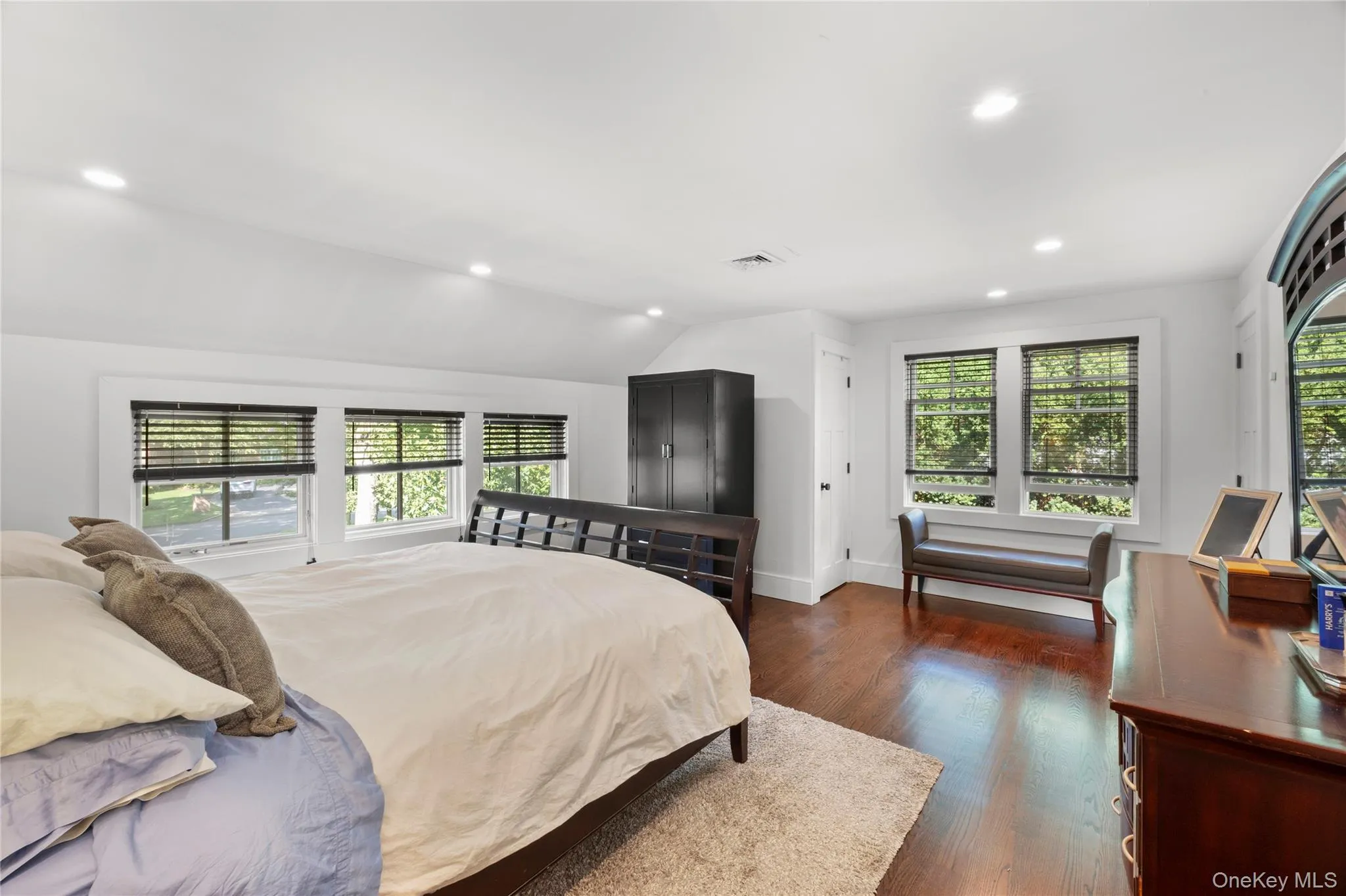 18 Green Meadow Lane, Huntington, NY, 5 Bedrooms Bedrooms, 9 Rooms Rooms,3 BathroomsBathrooms,Residential,For Rent,Green Meadow,0,1043143 18 Green Meadow Lane, Huntington, NY, 5 Bedrooms Bedrooms, 9 Rooms Rooms,3 BathroomsBathrooms,Residential,For Rent,Green Meadow,0,1043143