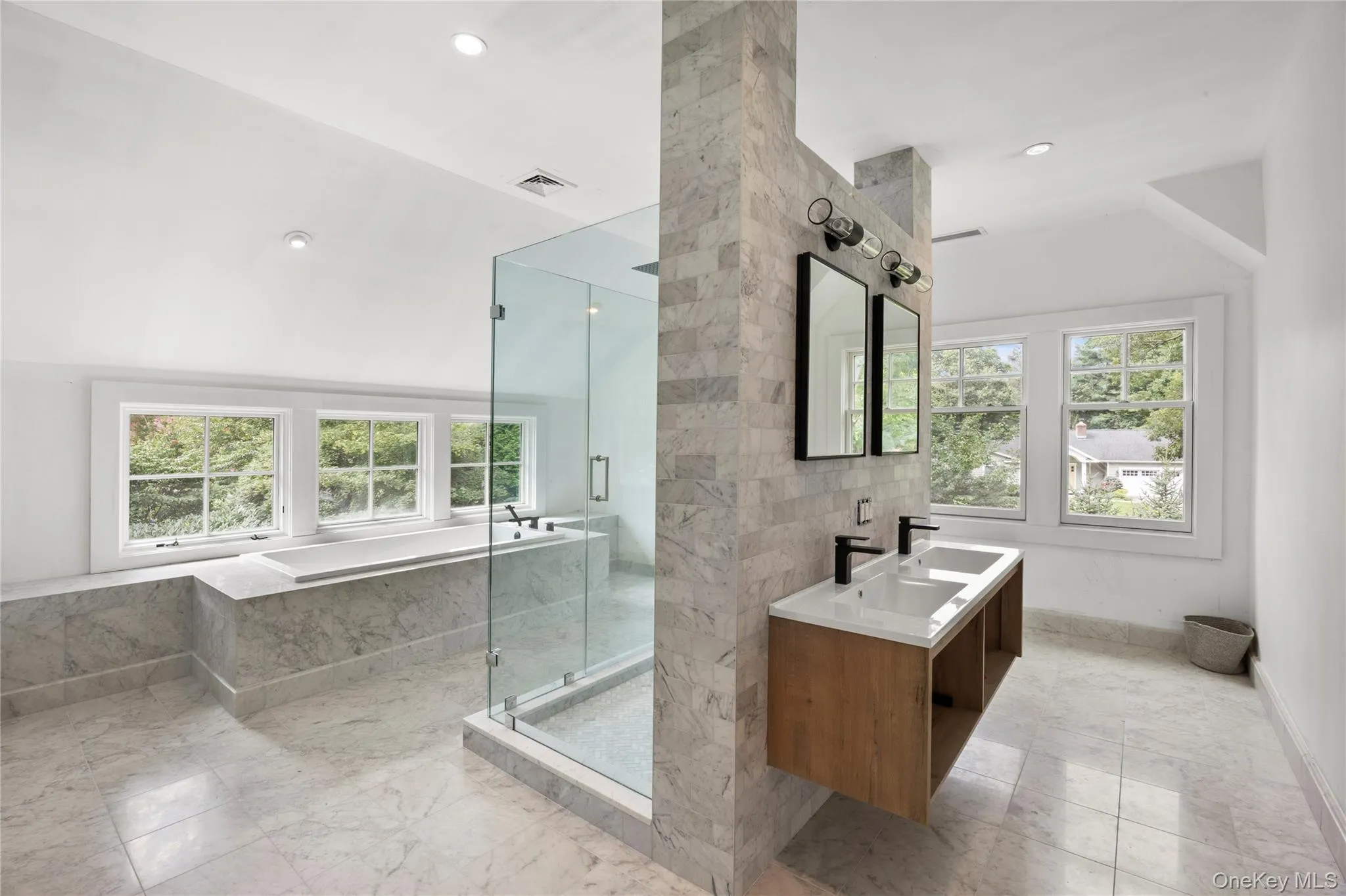 18 Green Meadow Lane, Huntington, NY, 5 Bedrooms Bedrooms, 9 Rooms Rooms,3 BathroomsBathrooms,Residential,For Rent,Green Meadow,0,1043143 18 Green Meadow Lane, Huntington, NY, 5 Bedrooms Bedrooms, 9 Rooms Rooms,3 BathroomsBathrooms,Residential,For Rent,Green Meadow,0,1043143