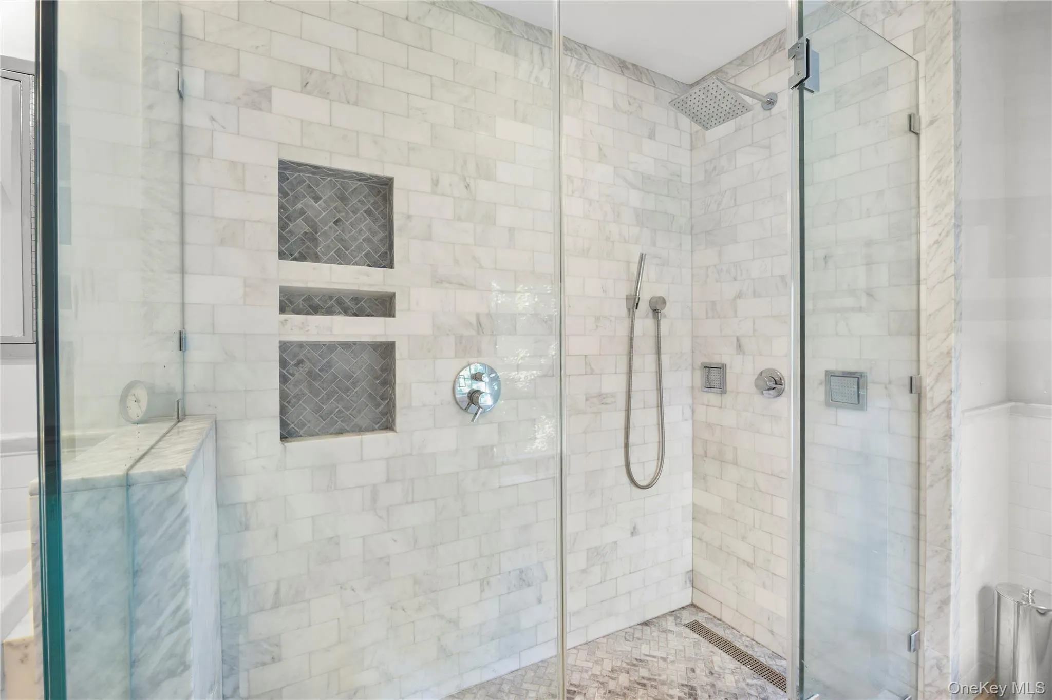 18 Green Meadow Lane, Huntington, NY, 5 Bedrooms Bedrooms, 9 Rooms Rooms,3 BathroomsBathrooms,Residential,For Rent,Green Meadow,0,1043143 18 Green Meadow Lane, Huntington, NY, 5 Bedrooms Bedrooms, 9 Rooms Rooms,3 BathroomsBathrooms,Residential,For Rent,Green Meadow,0,1043143