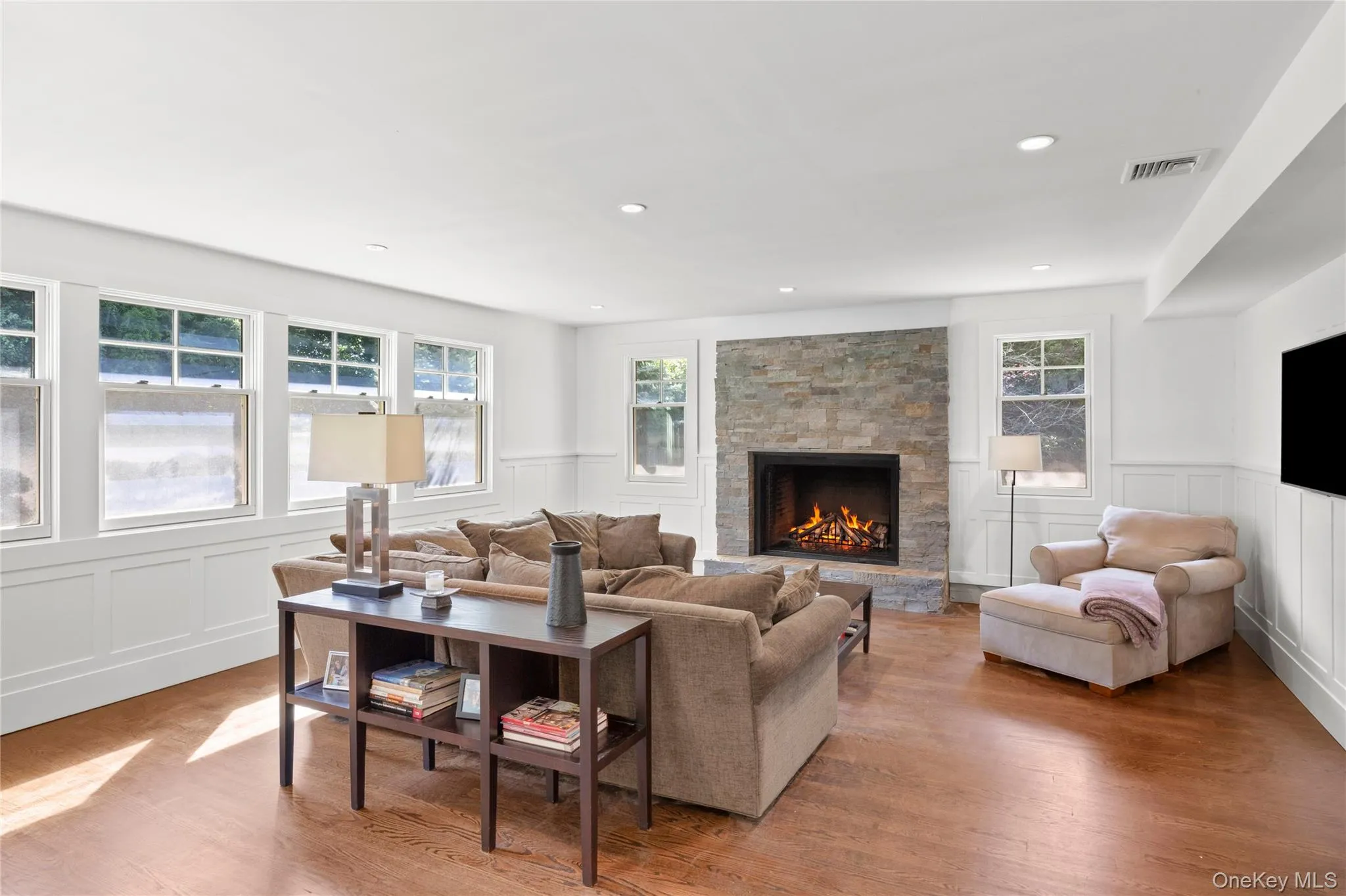 18 Green Meadow Lane, Huntington, NY, 5 Bedrooms Bedrooms, 9 Rooms Rooms,3 BathroomsBathrooms,Residential,For Rent,Green Meadow,0,1043143 18 Green Meadow Lane, Huntington, NY, 5 Bedrooms Bedrooms, 9 Rooms Rooms,3 BathroomsBathrooms,Residential,For Rent,Green Meadow,0,1043143