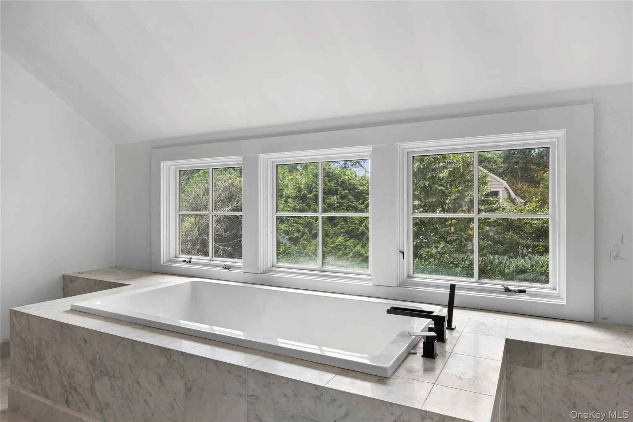 18 Green Meadow Lane, Huntington, NY, 5 Bedrooms Bedrooms, 9 Rooms Rooms,3 BathroomsBathrooms,Residential,For Rent,Green Meadow,0,1043143 18 Green Meadow Lane, Huntington, NY, 5 Bedrooms Bedrooms, 9 Rooms Rooms,3 BathroomsBathrooms,Residential,For Rent,Green Meadow,0,1043143