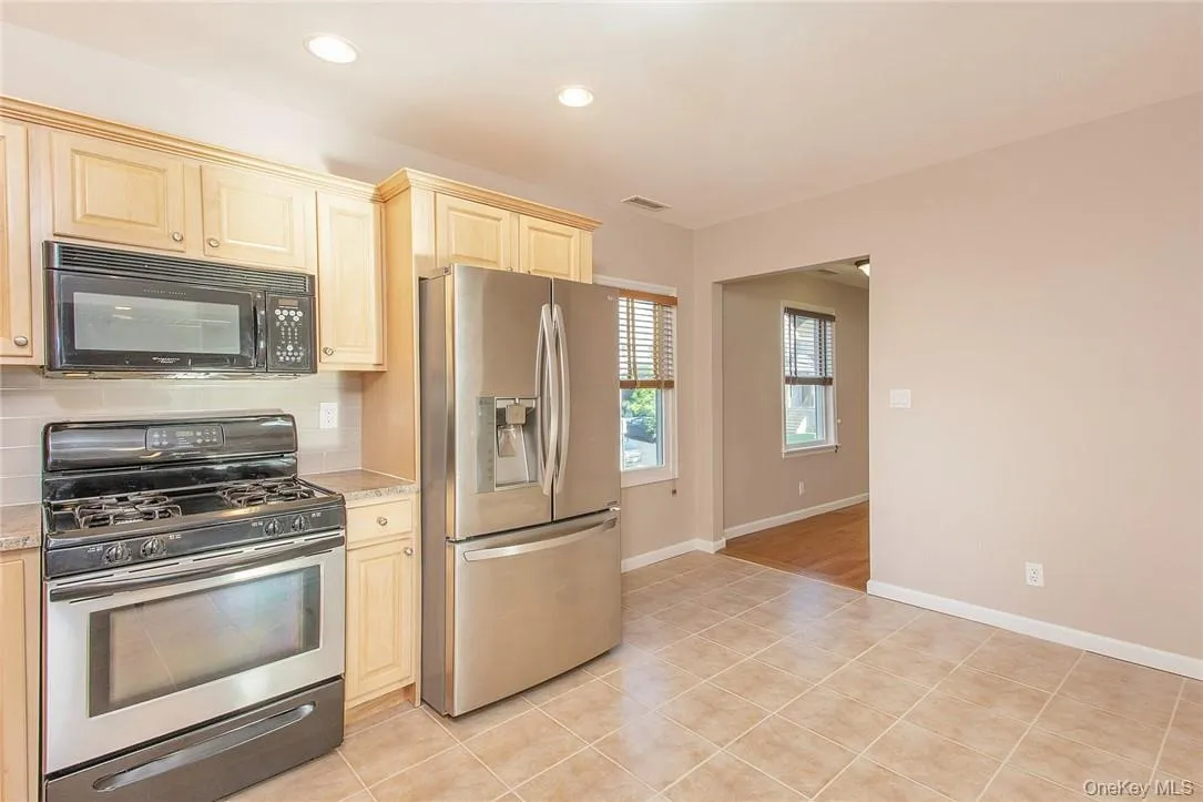 29 Orchard Street, Eastchester, NY, 2 Bedrooms Bedrooms, 5 Rooms Rooms,2 BathroomsBathrooms,Residential Lease,For Rent,Orchard,0,1043145 29 Orchard Street, Eastchester, NY, 2 Bedrooms Bedrooms, 5 Rooms Rooms,2 BathroomsBathrooms,Residential Lease,For Rent,Orchard,0,1043145