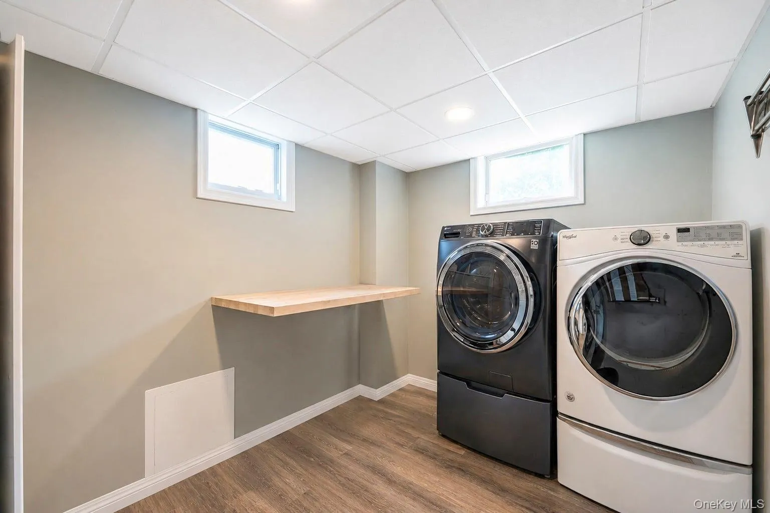 48 Foxboro Avenue, Brookhaven, NY, 4 Bedrooms Bedrooms, 8 Rooms Rooms,3 BathroomsBathrooms,Residential,For Rent,Foxboro,0,1043148 48 Foxboro Avenue, Brookhaven, NY, 4 Bedrooms Bedrooms, 8 Rooms Rooms,3 BathroomsBathrooms,Residential,For Rent,Foxboro,0,1043148