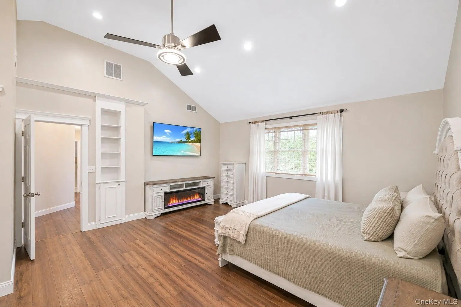 48 Foxboro Avenue, Brookhaven, NY, 4 Bedrooms Bedrooms, 8 Rooms Rooms,3 BathroomsBathrooms,Residential,For Rent,Foxboro,0,1043148 48 Foxboro Avenue, Brookhaven, NY, 4 Bedrooms Bedrooms, 8 Rooms Rooms,3 BathroomsBathrooms,Residential,For Rent,Foxboro,0,1043148