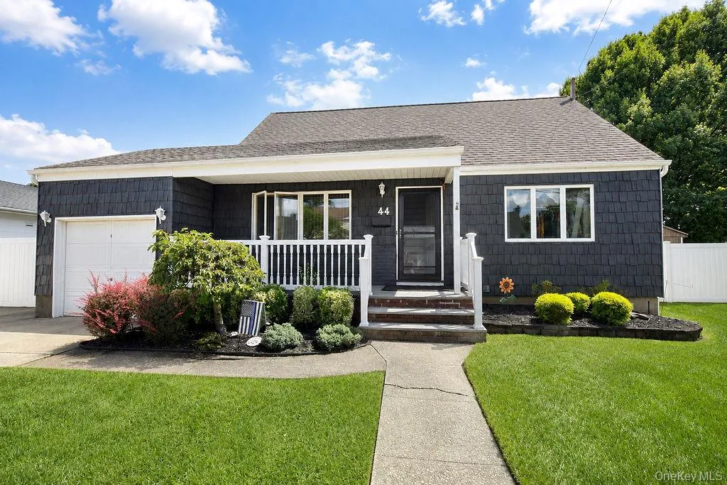 44 Sunset Avenue, Oyster Bay, NY, 5 Bedrooms Bedrooms, 8 Rooms Rooms,2 BathroomsBathrooms,Residential,For Rent,Sunset,0,1043151 44 Sunset Avenue, Oyster Bay, NY, 5 Bedrooms Bedrooms, 8 Rooms Rooms,2 BathroomsBathrooms,Residential,For Rent,Sunset,0,1043151