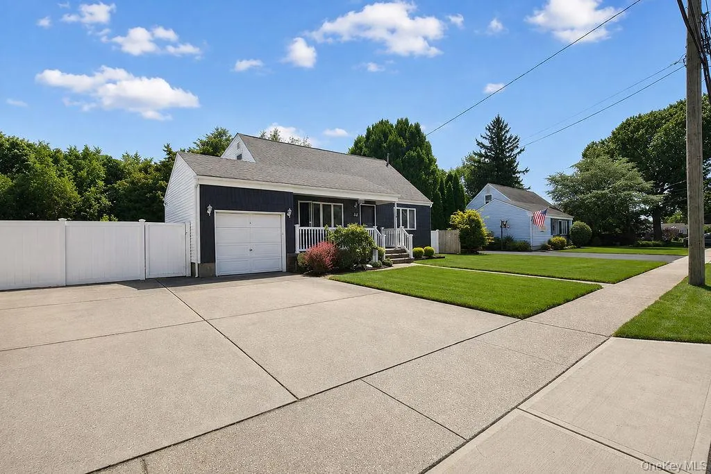 44 Sunset Avenue, Oyster Bay, NY, 5 Bedrooms Bedrooms, 8 Rooms Rooms,2 BathroomsBathrooms,Residential,For Rent,Sunset,0,1043151 44 Sunset Avenue, Oyster Bay, NY, 5 Bedrooms Bedrooms, 8 Rooms Rooms,2 BathroomsBathrooms,Residential,For Rent,Sunset,0,1043151