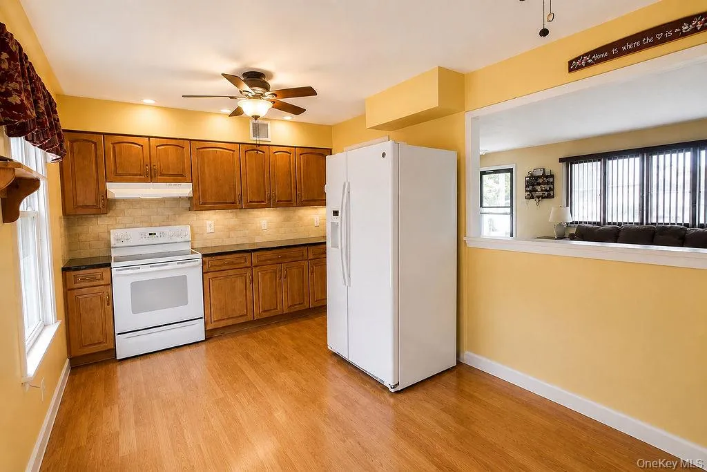 44 Sunset Avenue, Oyster Bay, NY, 5 Bedrooms Bedrooms, 8 Rooms Rooms,2 BathroomsBathrooms,Residential,For Rent,Sunset,0,1043151 44 Sunset Avenue, Oyster Bay, NY, 5 Bedrooms Bedrooms, 8 Rooms Rooms,2 BathroomsBathrooms,Residential,For Rent,Sunset,0,1043151