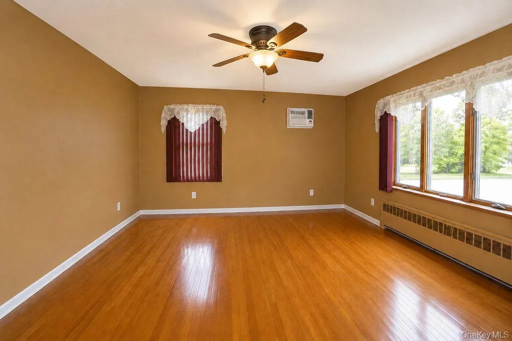 44 Sunset Avenue, Oyster Bay, NY, 5 Bedrooms Bedrooms, 8 Rooms Rooms,2 BathroomsBathrooms,Residential,For Rent,Sunset,0,1043151 44 Sunset Avenue, Oyster Bay, NY, 5 Bedrooms Bedrooms, 8 Rooms Rooms,2 BathroomsBathrooms,Residential,For Rent,Sunset,0,1043151