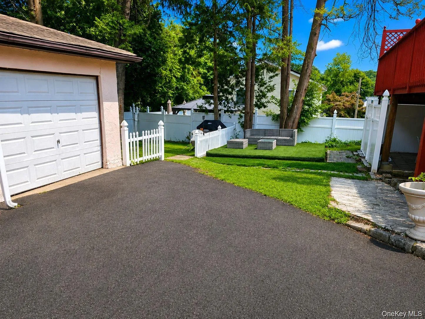 98 Bushey Avenue, Yonkers, NY, 3 Bedrooms Bedrooms, 6 Rooms Rooms,1 BathroomBathrooms,Residential Lease,For Rent,Bushey,0,1043154 98 Bushey Avenue, Yonkers, NY, 3 Bedrooms Bedrooms, 6 Rooms Rooms,1 BathroomBathrooms,Residential Lease,For Rent,Bushey,0,1043154