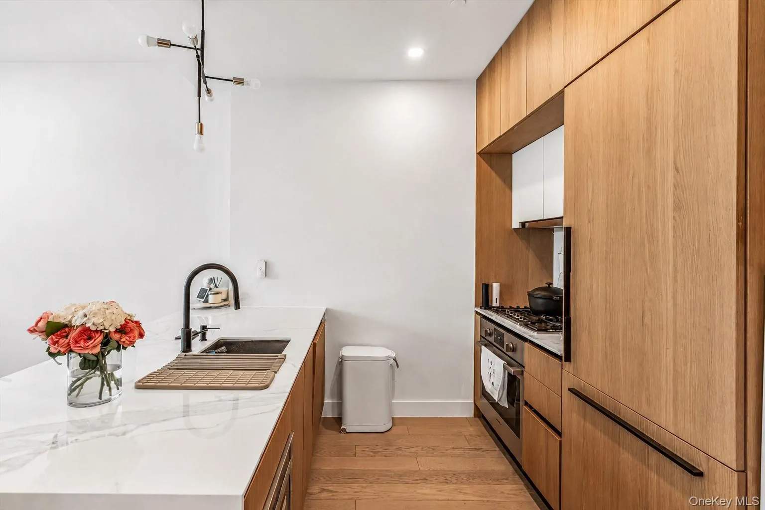 4507 Court Square, New York, NY, 1 Bedroom Bedrooms, 3 Rooms Rooms,1 BathroomBathrooms,Residential,For Rent,Court,0,1043159 4507 Court Square, New York, NY, 1 Bedroom Bedrooms, 3 Rooms Rooms,1 BathroomBathrooms,Residential,For Rent,Court,0,1043159
