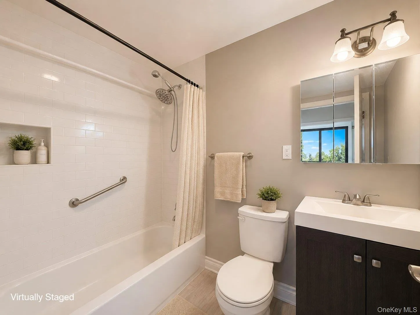 135-46 Grand Central Parkway, New York, NY, 2 Bedrooms Bedrooms, 5 Rooms Rooms,2 BathroomsBathrooms,Residential,For Rent,Grand Central,0,1043160 135-46 Grand Central Parkway, New York, NY, 2 Bedrooms Bedrooms, 5 Rooms Rooms,2 BathroomsBathrooms,Residential,For Rent,Grand Central,0,1043160