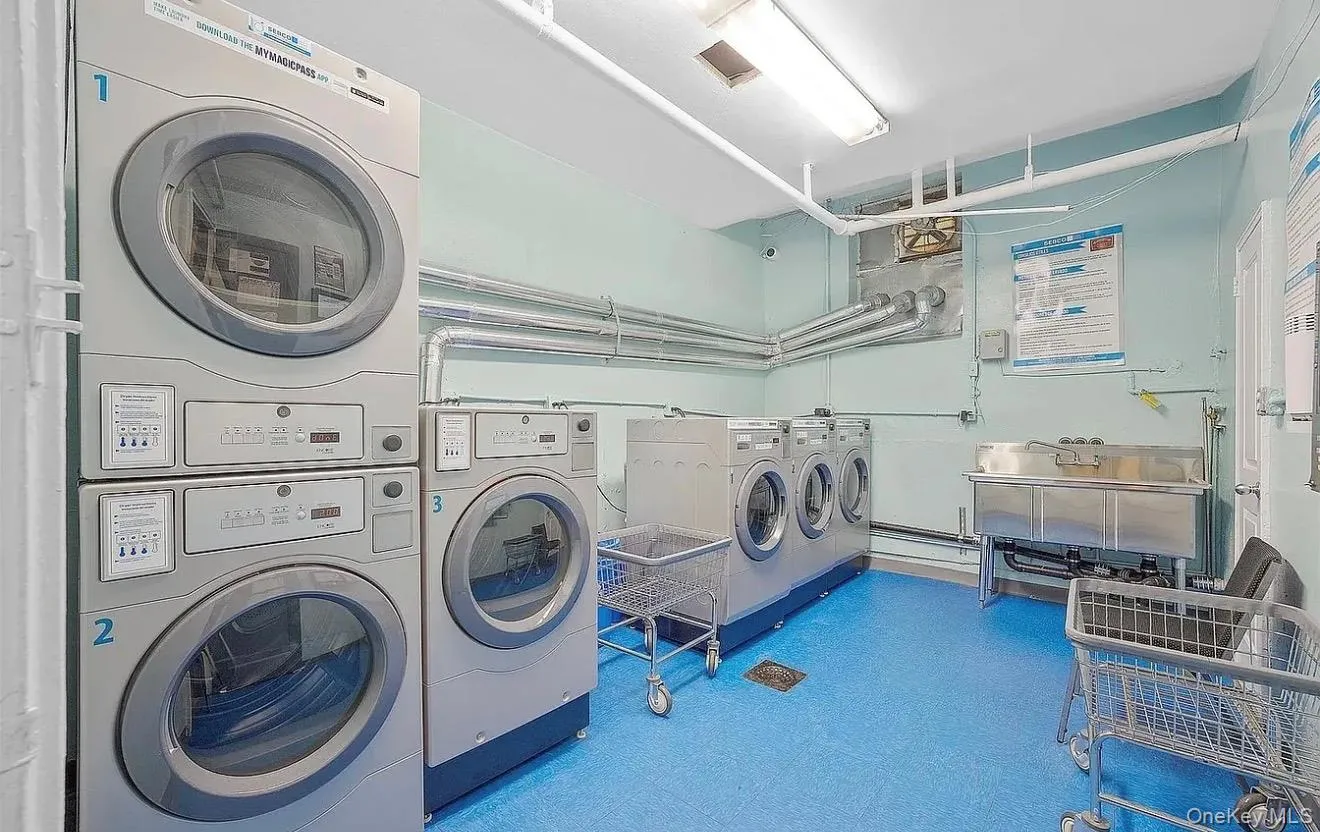 90-11 35th Ave, New York, NY, 1 Bedroom Bedrooms, 4 Rooms Rooms,1 BathroomBathrooms,Residential,For Rent,35th Ave,0,1043163 90-11 35th Ave, New York, NY, 1 Bedroom Bedrooms, 4 Rooms Rooms,1 BathroomBathrooms,Residential,For Rent,35th Ave,0,1043163