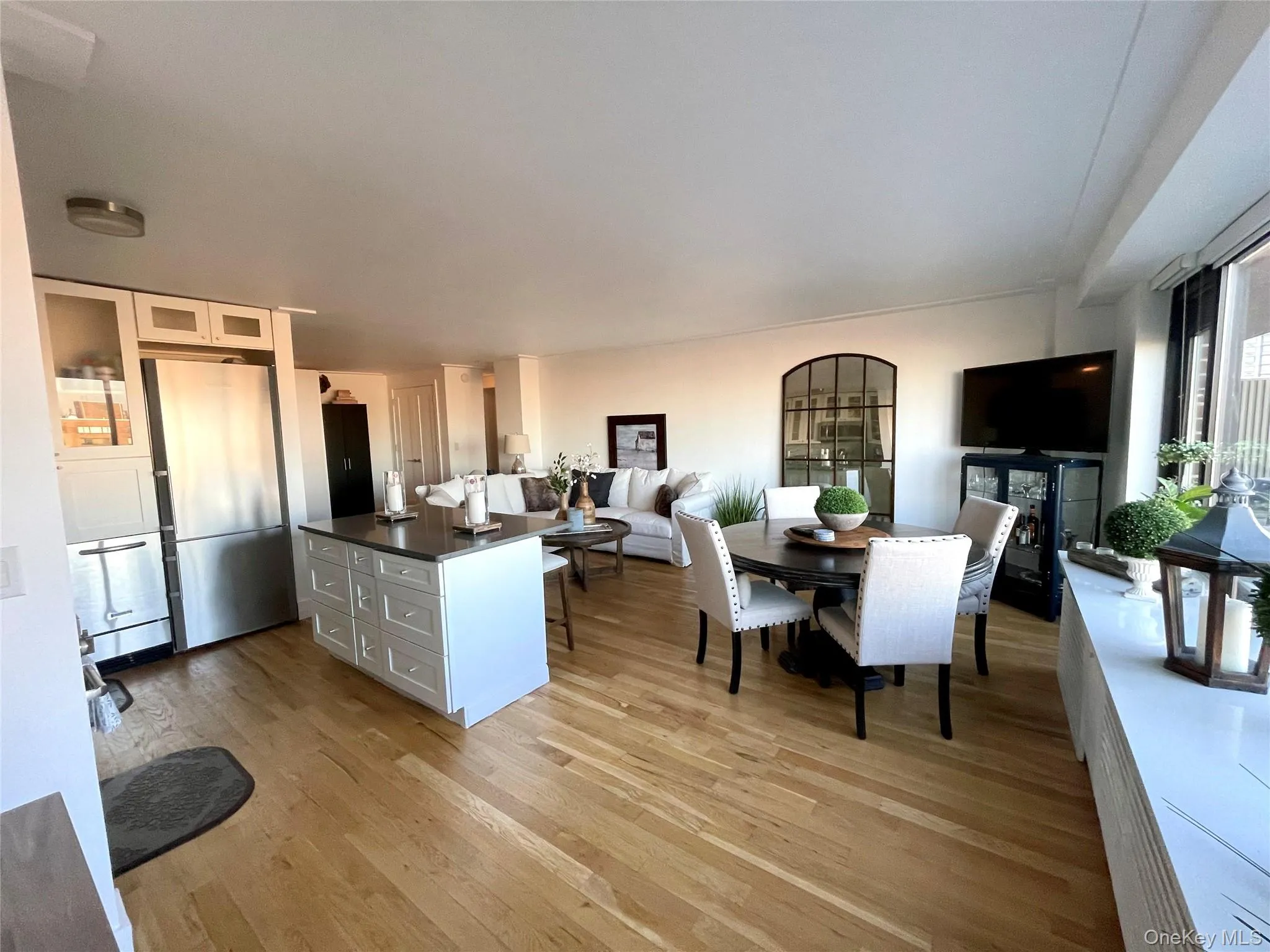 372 Central Park West, New York, NY, 1 Bedroom Bedrooms, 3 Rooms Rooms,1 BathroomBathrooms,Residential,For Rent,Central Park West,0,1043165 372 Central Park West, New York, NY, 1 Bedroom Bedrooms, 3 Rooms Rooms,1 BathroomBathrooms,Residential,For Rent,Central Park West,0,1043165