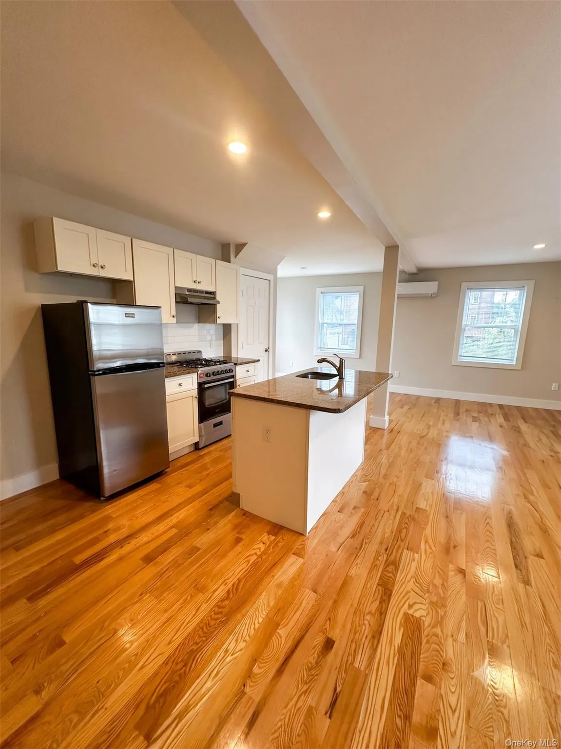 12 Main Street, Warwick (town), NY, 1 Bedroom Bedrooms, 3 Rooms Rooms,1 BathroomBathrooms,Residential Lease,For Rent,Main,0,1043171 12 Main Street, Warwick (town), NY, 1 Bedroom Bedrooms, 3 Rooms Rooms,1 BathroomBathrooms,Residential Lease,For Rent,Main,0,1043171