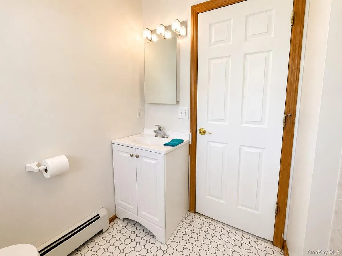 126 Jackson Avenue, Cornwall, NY, 1 Bedroom Bedrooms, 3 Rooms Rooms,1 BathroomBathrooms,Residential Lease,For Rent,Jackson,0,1043176 126 Jackson Avenue, Cornwall, NY, 1 Bedroom Bedrooms, 3 Rooms Rooms,1 BathroomBathrooms,Residential Lease,For Rent,Jackson,0,1043176