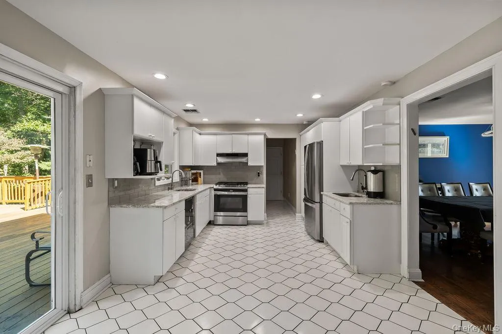 15 Parkside Court, Haverstraw, NY, 6 Bedrooms Bedrooms, 14 Rooms Rooms,3 BathroomsBathrooms,Residential,For Rent,Parkside,0,1043182 15 Parkside Court, Haverstraw, NY, 6 Bedrooms Bedrooms, 14 Rooms Rooms,3 BathroomsBathrooms,Residential,For Rent,Parkside,0,1043182