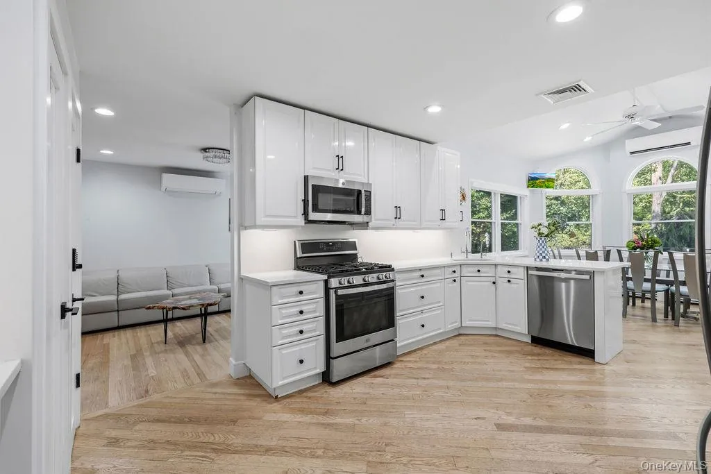 16 Marget Ann Lane, Ramapo, NY, 7 Bedrooms Bedrooms, 11 Rooms Rooms,4 BathroomsBathrooms,Residential,For Rent,Marget Ann,0,1043184 16 Marget Ann Lane, Ramapo, NY, 7 Bedrooms Bedrooms, 11 Rooms Rooms,4 BathroomsBathrooms,Residential,For Rent,Marget Ann,0,1043184