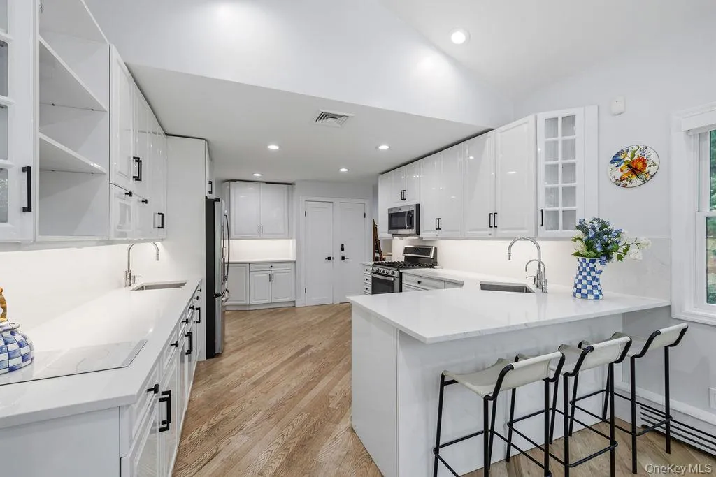 16 Marget Ann Lane, Ramapo, NY, 7 Bedrooms Bedrooms, 11 Rooms Rooms,4 BathroomsBathrooms,Residential,For Rent,Marget Ann,0,1043184 16 Marget Ann Lane, Ramapo, NY, 7 Bedrooms Bedrooms, 11 Rooms Rooms,4 BathroomsBathrooms,Residential,For Rent,Marget Ann,0,1043184