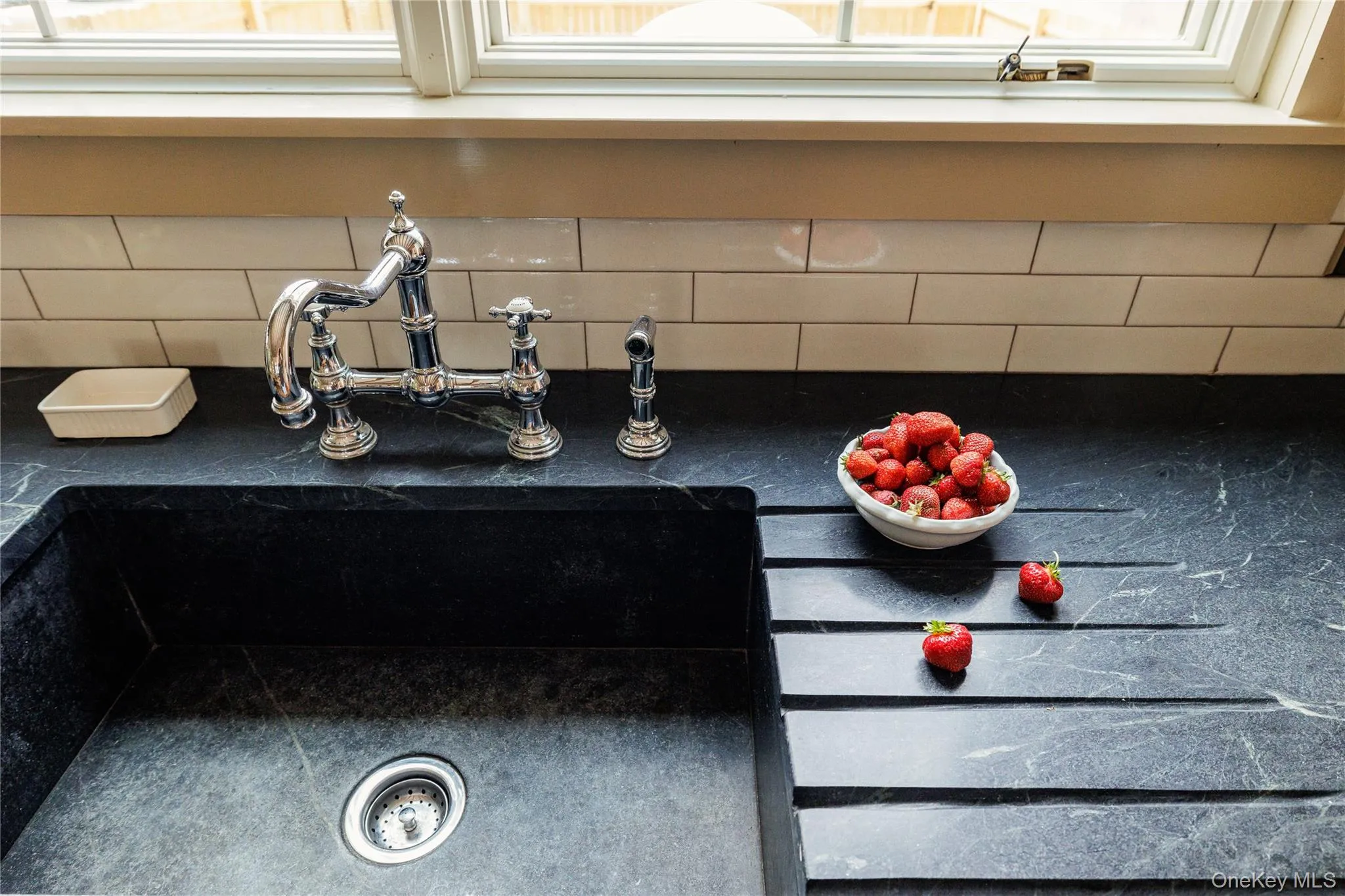 225 Robinson Street, Hudson, NY, 3 Bedrooms Bedrooms, 8 Rooms Rooms,2 BathroomsBathrooms,Residential,For Rent,Robinson,0,1043185 225 Robinson Street, Hudson, NY, 3 Bedrooms Bedrooms, 8 Rooms Rooms,2 BathroomsBathrooms,Residential,For Rent,Robinson,0,1043185