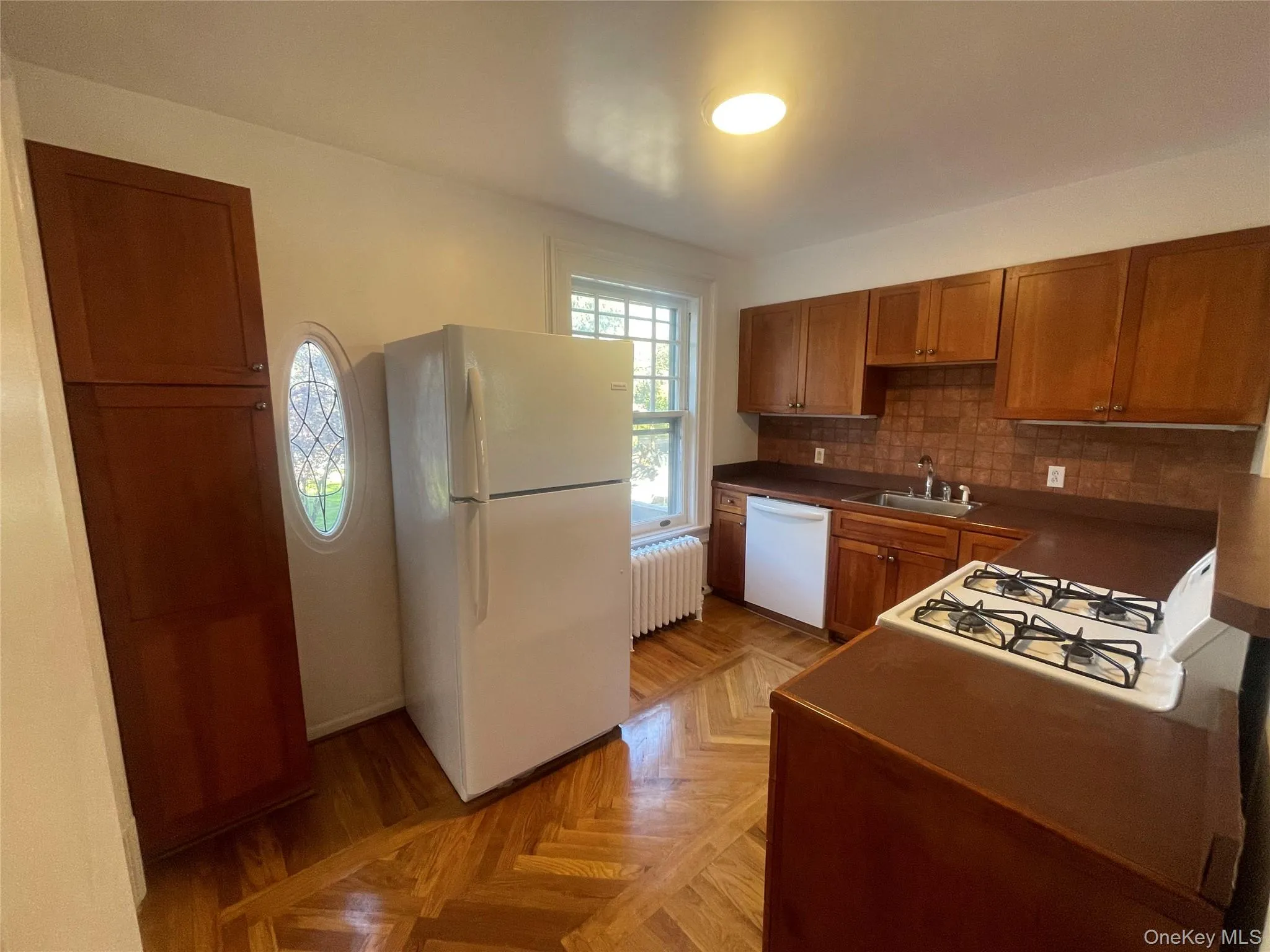171 S Broadway, Orangetown, NY, 2 Bedroom Bedrooms, 4 Room Rooms,1 BathroomBathrooms,Residential Lease,For Rent,S Broadway,0,1043186 171 S Broadway, Orangetown, NY, 2 Bedroom Bedrooms, 4 Room Rooms,1 BathroomBathrooms,Residential Lease,For Rent,S Broadway,0,1043186