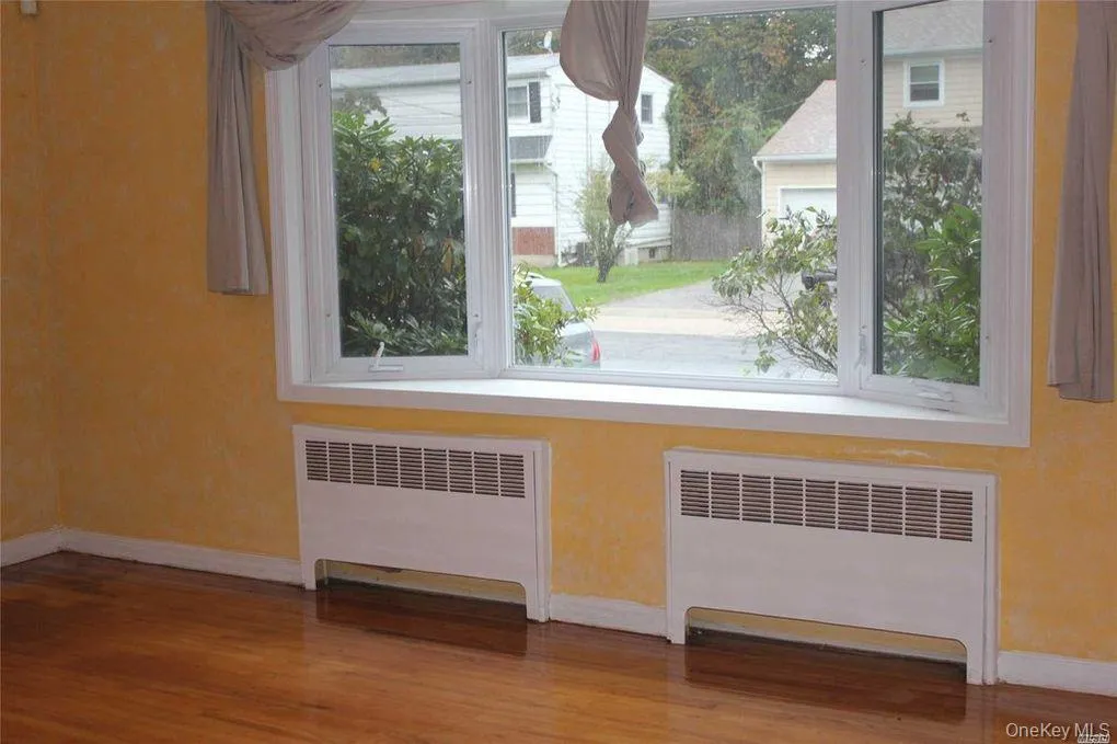 7 Beatrice Avenue, Oyster Bay, NY, 5 Bedrooms Bedrooms, 8 Rooms Rooms,2 BathroomsBathrooms,Residential Lease,For Rent,Beatrice,0,1043188 7 Beatrice Avenue, Oyster Bay, NY, 5 Bedrooms Bedrooms, 8 Rooms Rooms,2 BathroomsBathrooms,Residential Lease,For Rent,Beatrice,0,1043188