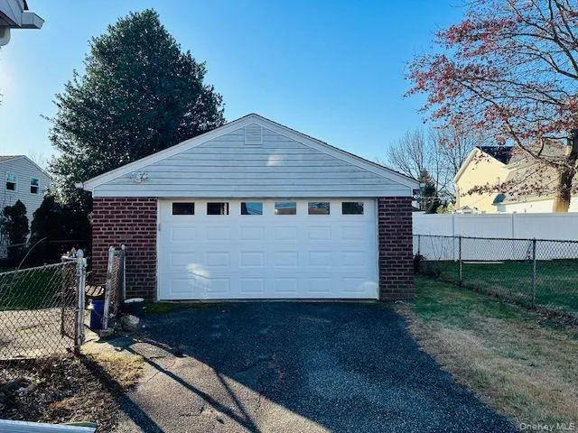 7 Beatrice Avenue, Oyster Bay, NY, 5 Bedrooms Bedrooms, 8 Rooms Rooms,2 BathroomsBathrooms,Residential Lease,For Rent,Beatrice,0,1043188 7 Beatrice Avenue, Oyster Bay, NY, 5 Bedrooms Bedrooms, 8 Rooms Rooms,2 BathroomsBathrooms,Residential Lease,For Rent,Beatrice,0,1043188