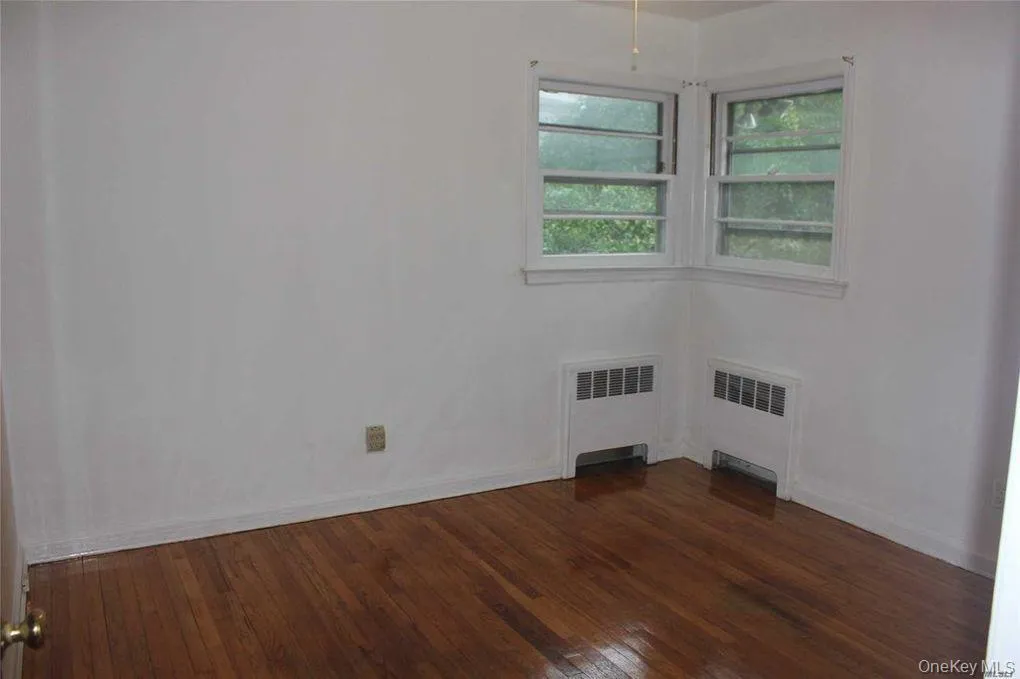 7 Beatrice Avenue, Oyster Bay, NY, 5 Bedrooms Bedrooms, 8 Rooms Rooms,2 BathroomsBathrooms,Residential Lease,For Rent,Beatrice,0,1043188 7 Beatrice Avenue, Oyster Bay, NY, 5 Bedrooms Bedrooms, 8 Rooms Rooms,2 BathroomsBathrooms,Residential Lease,For Rent,Beatrice,0,1043188