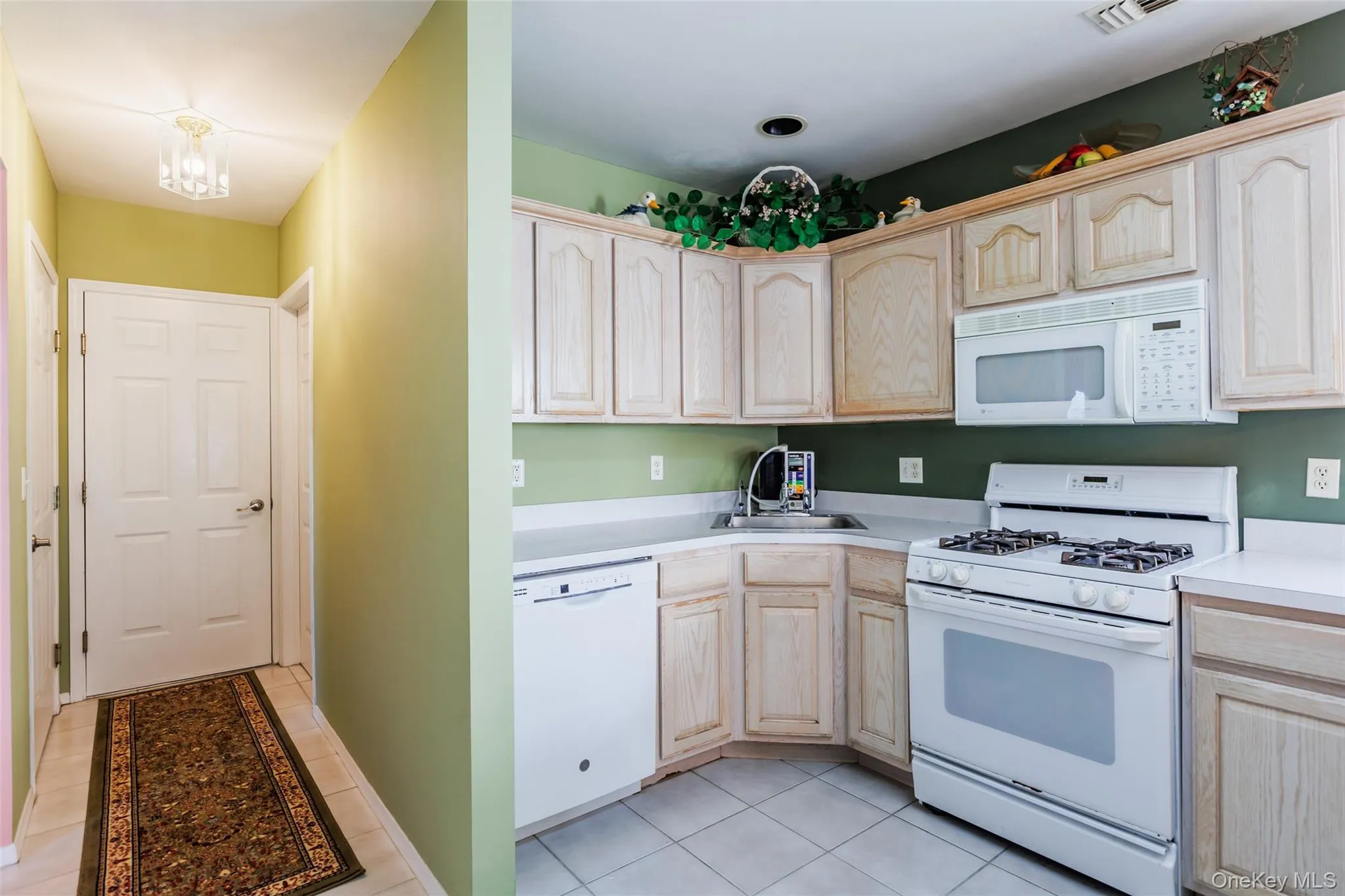 619 Spring Lake Drive, Brookhaven, NY, 4 Bedrooms Bedrooms, 8 Rooms Rooms,2 BathroomsBathrooms,Residential,For Rent,Spring Lake,0,1043192 619 Spring Lake Drive, Brookhaven, NY, 4 Bedrooms Bedrooms, 8 Rooms Rooms,2 BathroomsBathrooms,Residential,For Rent,Spring Lake,0,1043192