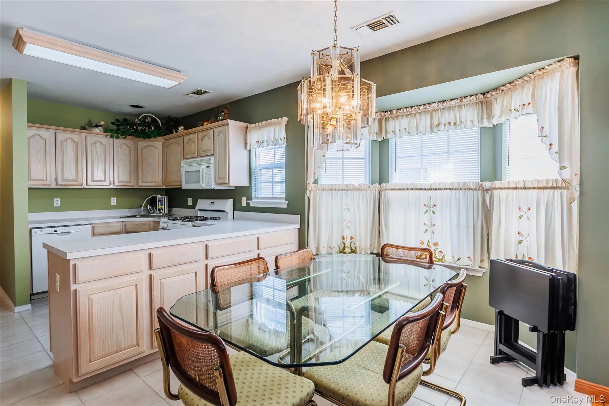 619 Spring Lake Drive, Brookhaven, NY, 4 Bedrooms Bedrooms, 8 Rooms Rooms,2 BathroomsBathrooms,Residential,For Rent,Spring Lake,0,1043192 619 Spring Lake Drive, Brookhaven, NY, 4 Bedrooms Bedrooms, 8 Rooms Rooms,2 BathroomsBathrooms,Residential,For Rent,Spring Lake,0,1043192